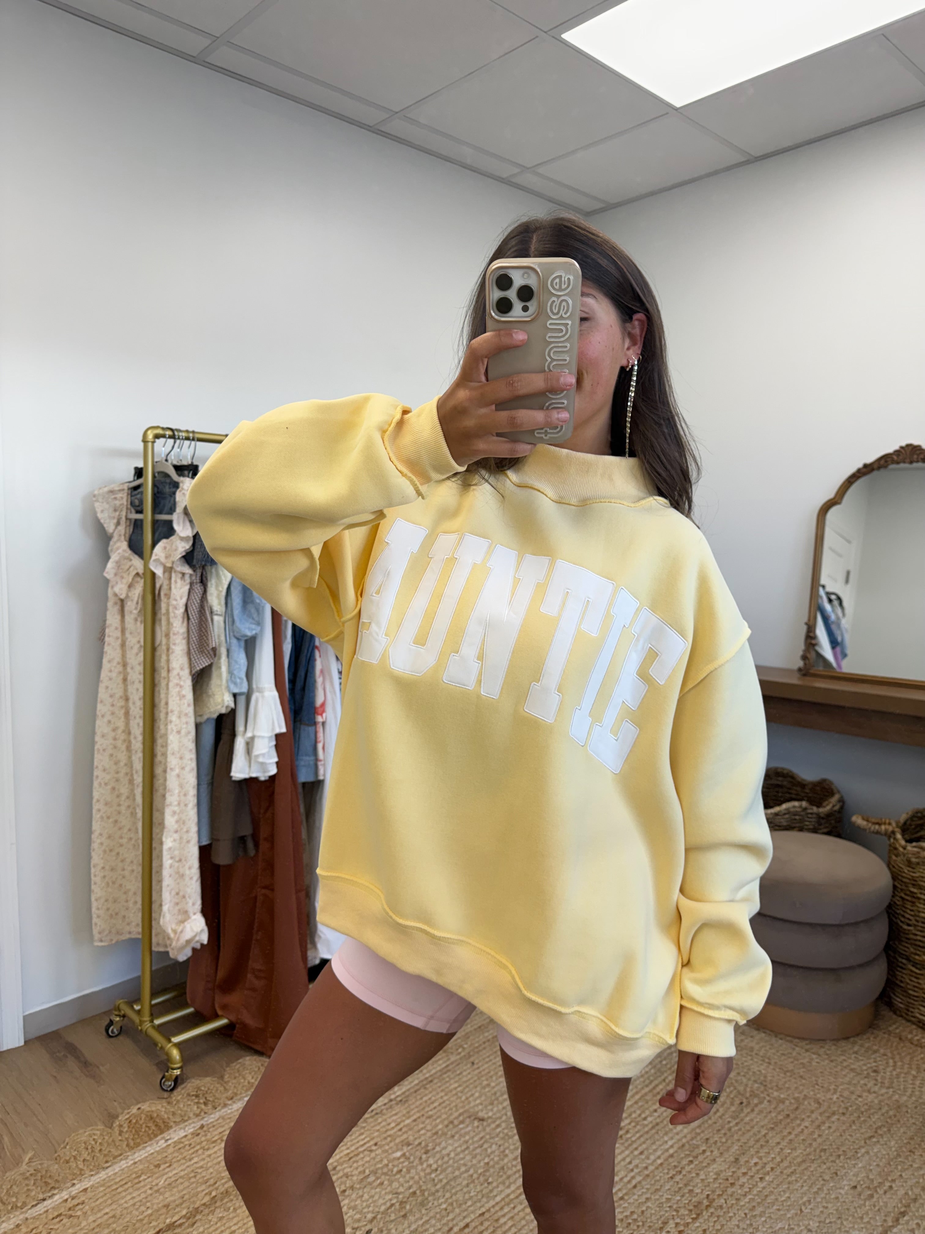 Auntie Mockneck (Yellow)