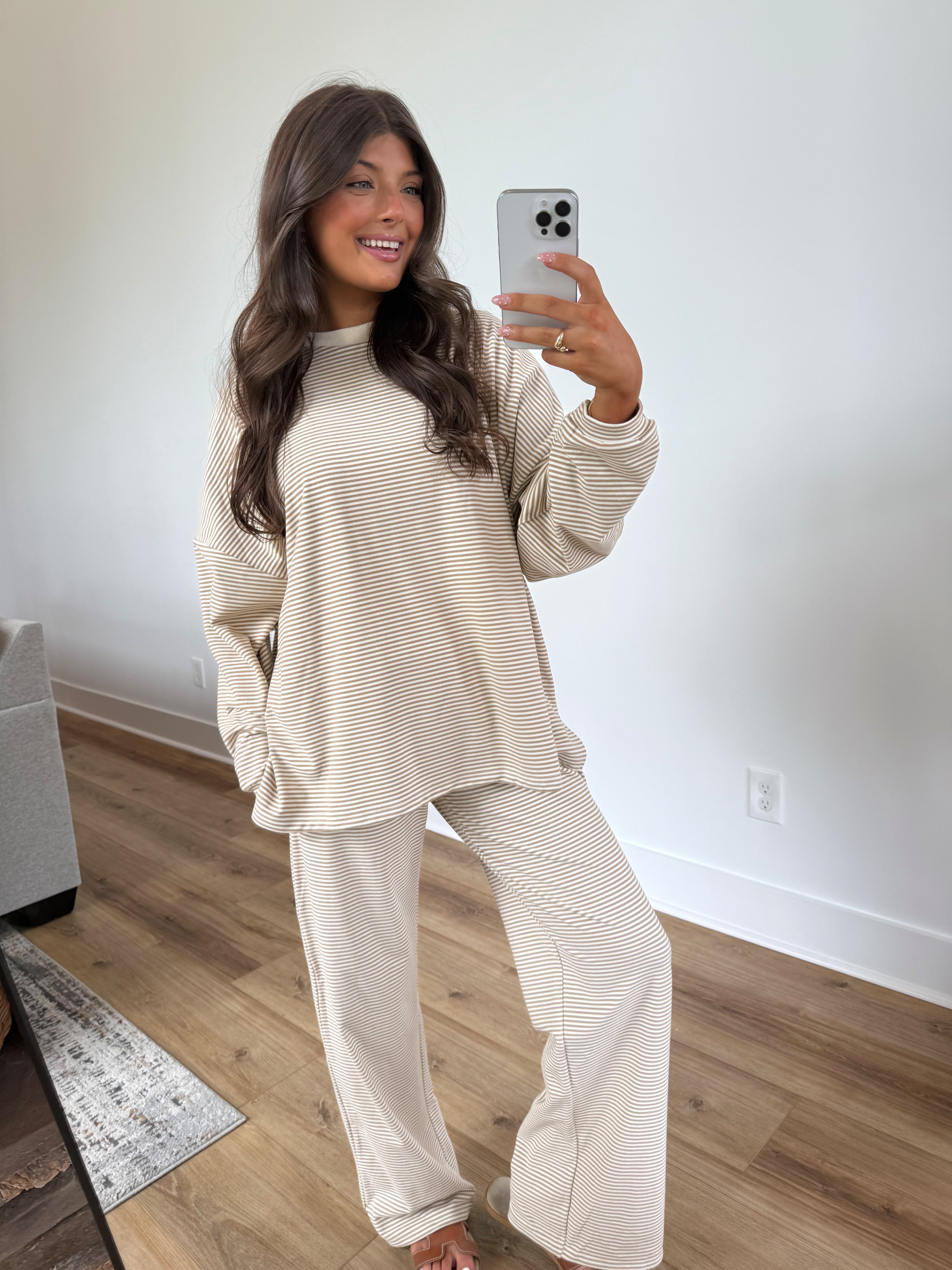 October Fleece TOP (Tan/Cream)