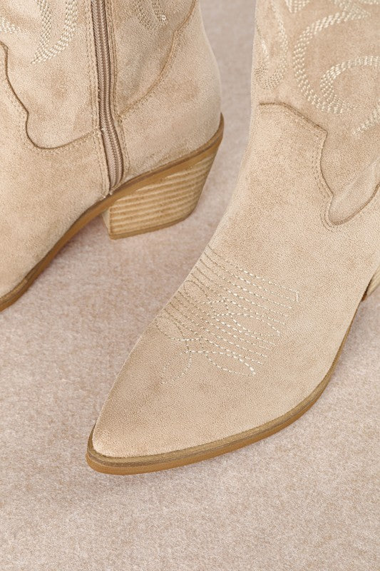 Daisy Cowgirl Boot (Cream)