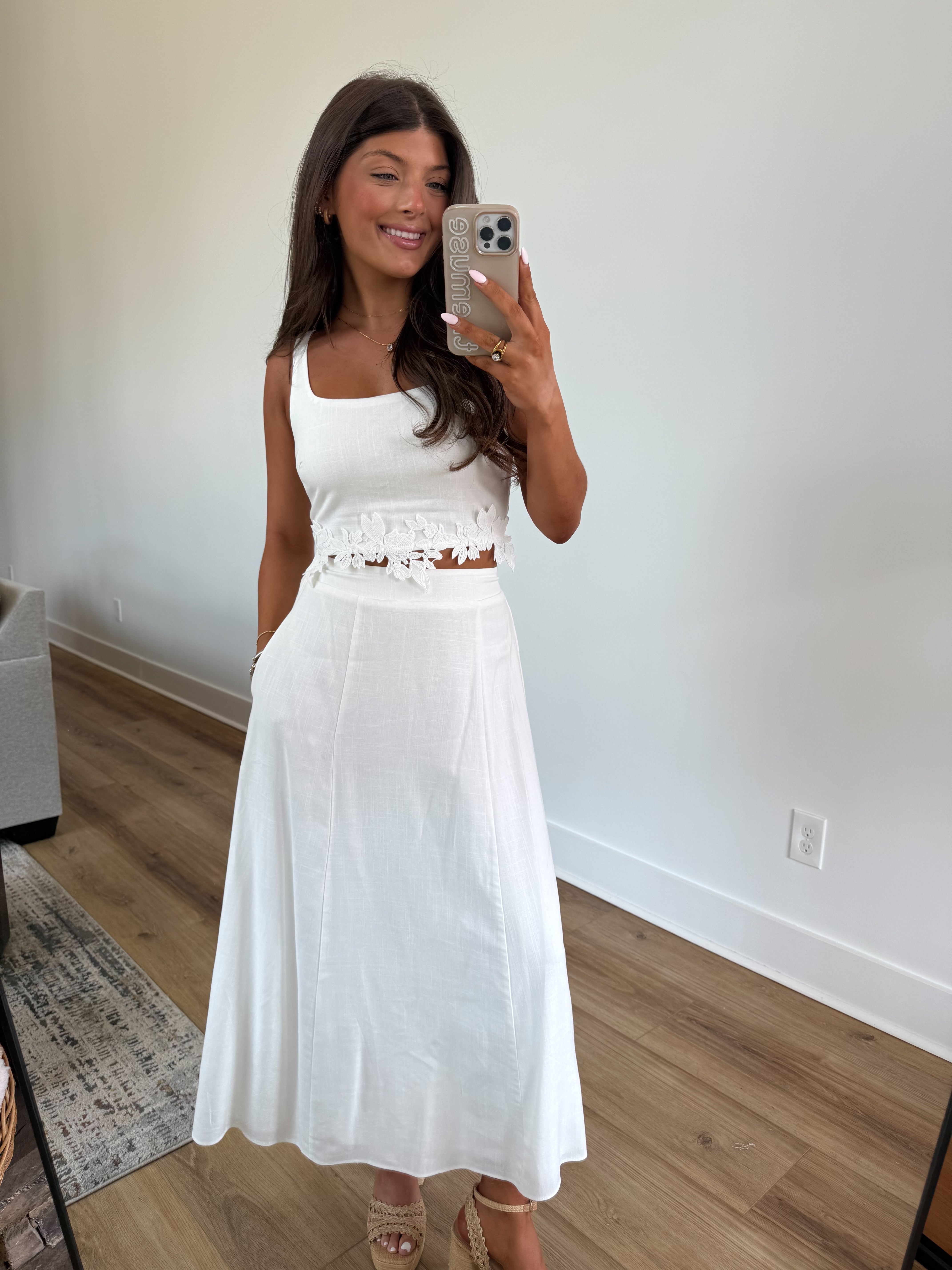 Floral Trim Linen Set