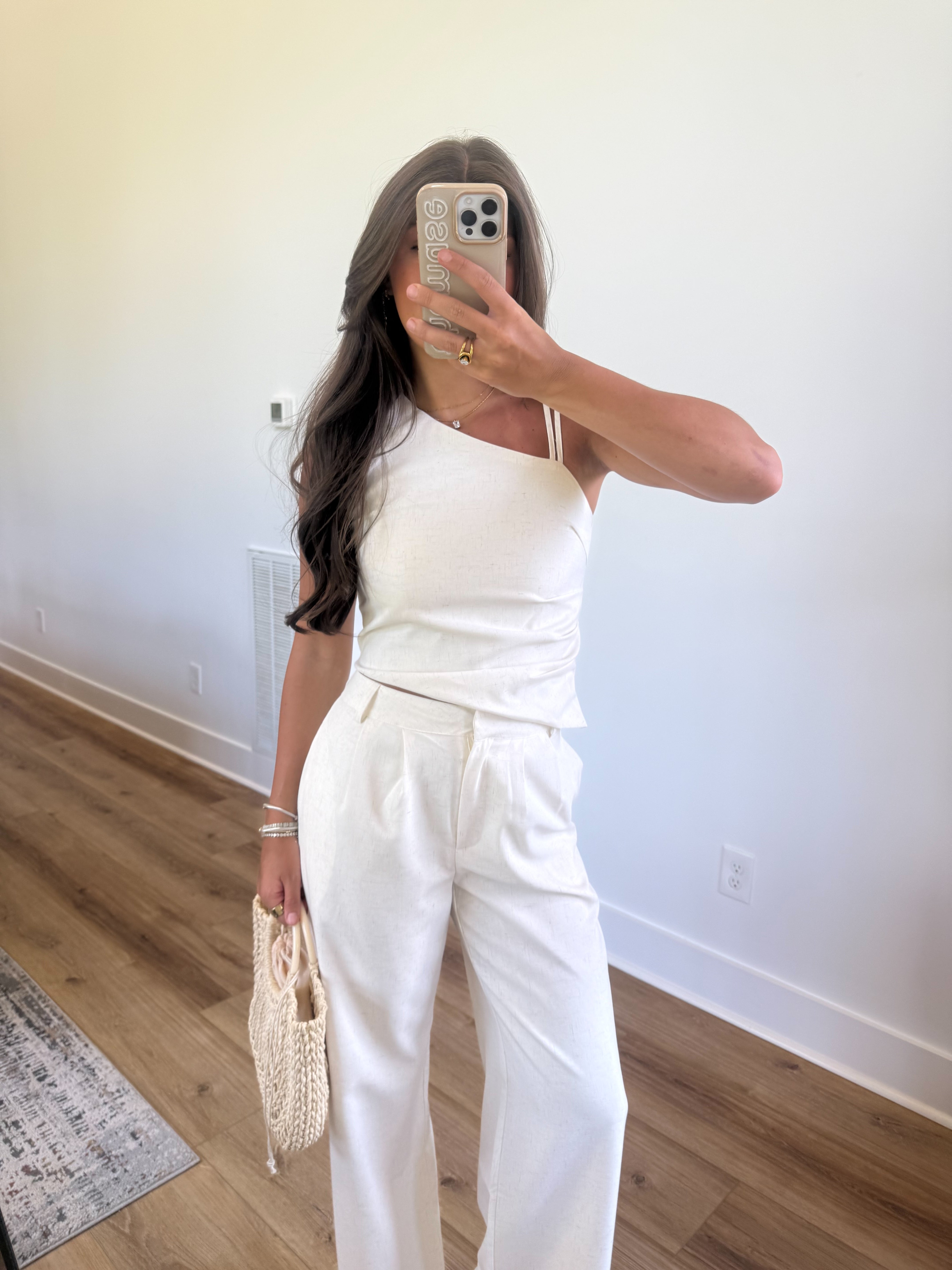 Sharp Lines Cream Set
