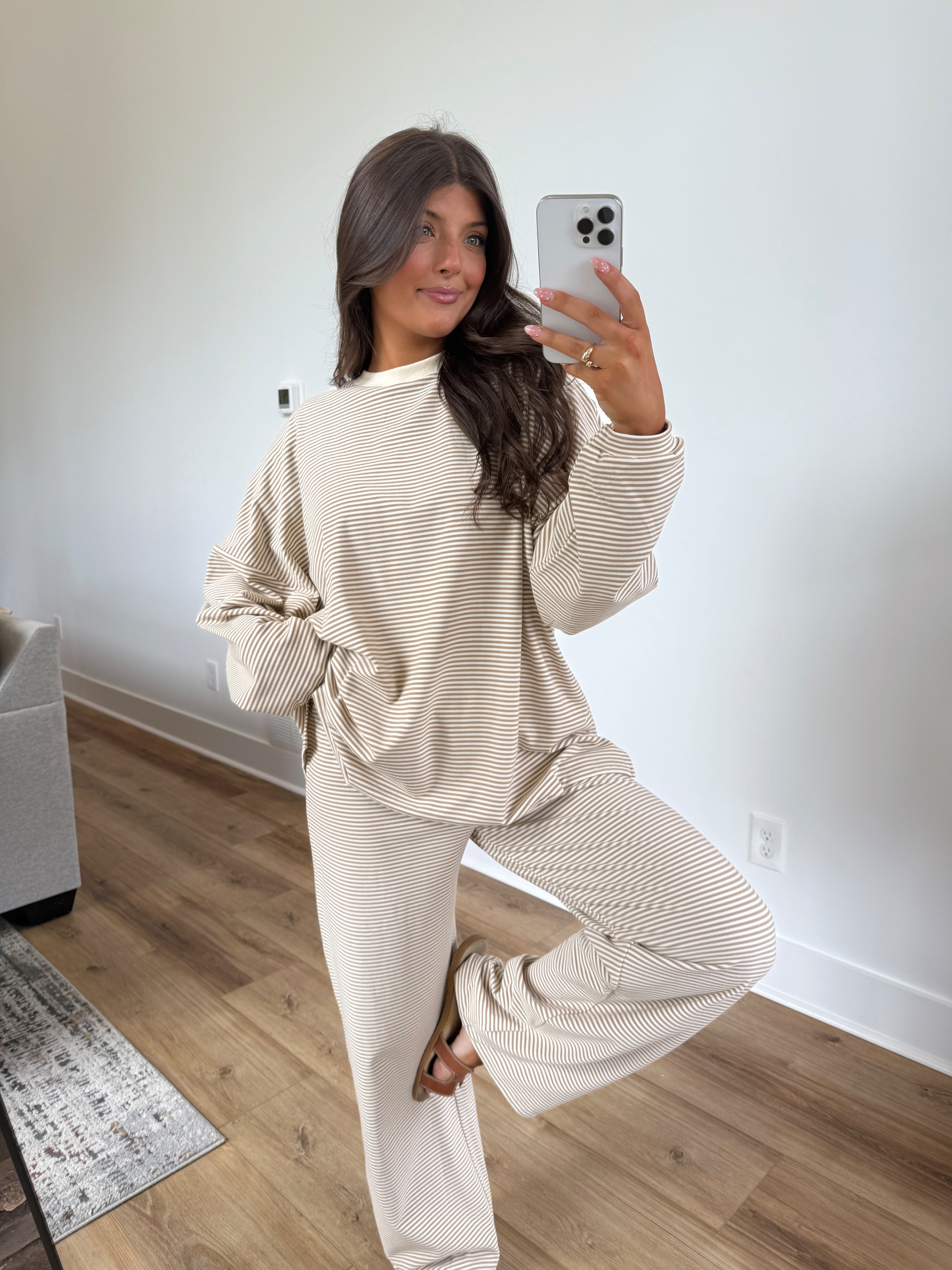 October Fleece TOP (Tan/Cream)
