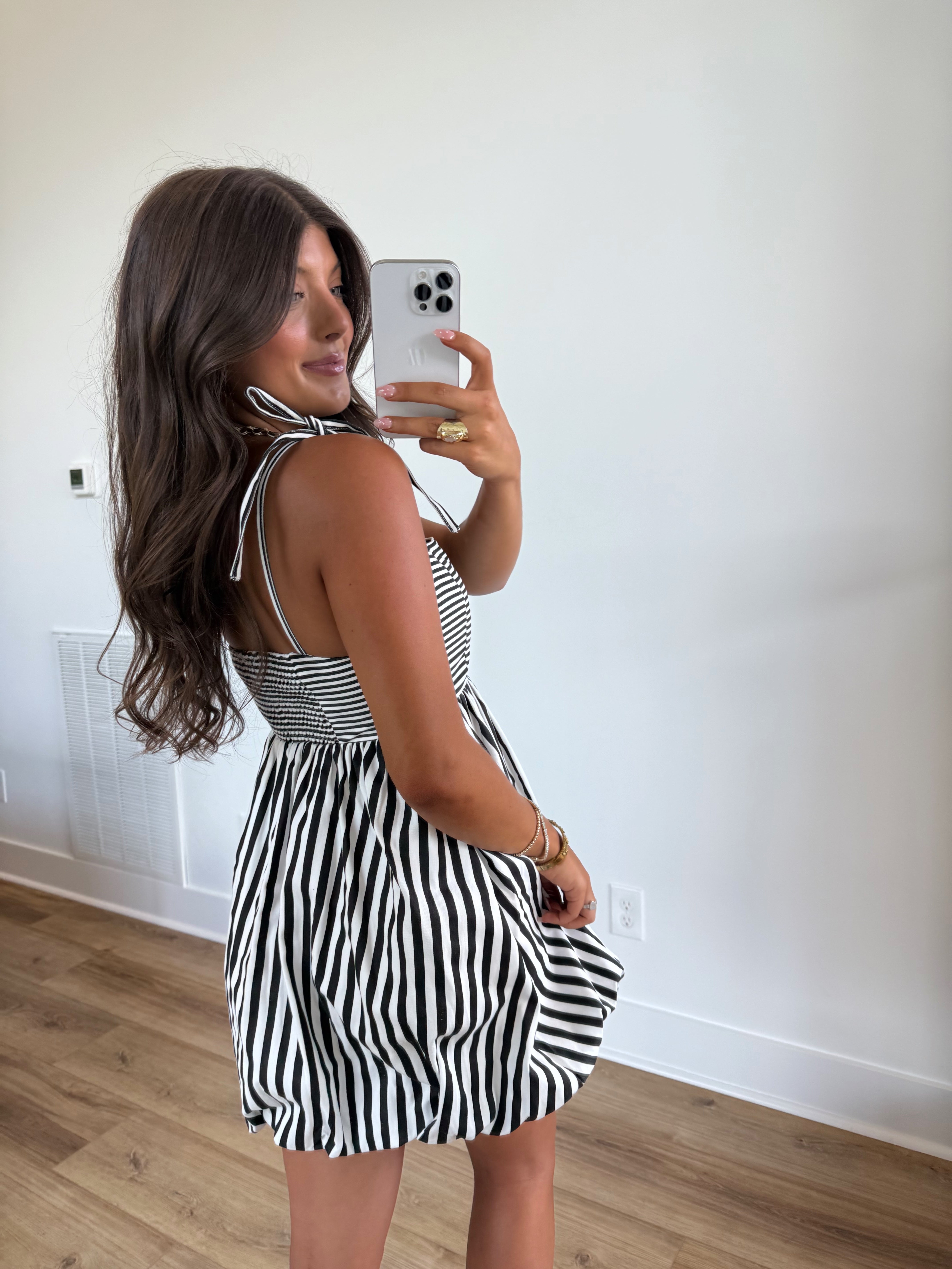 Muse in Monochrome Mini