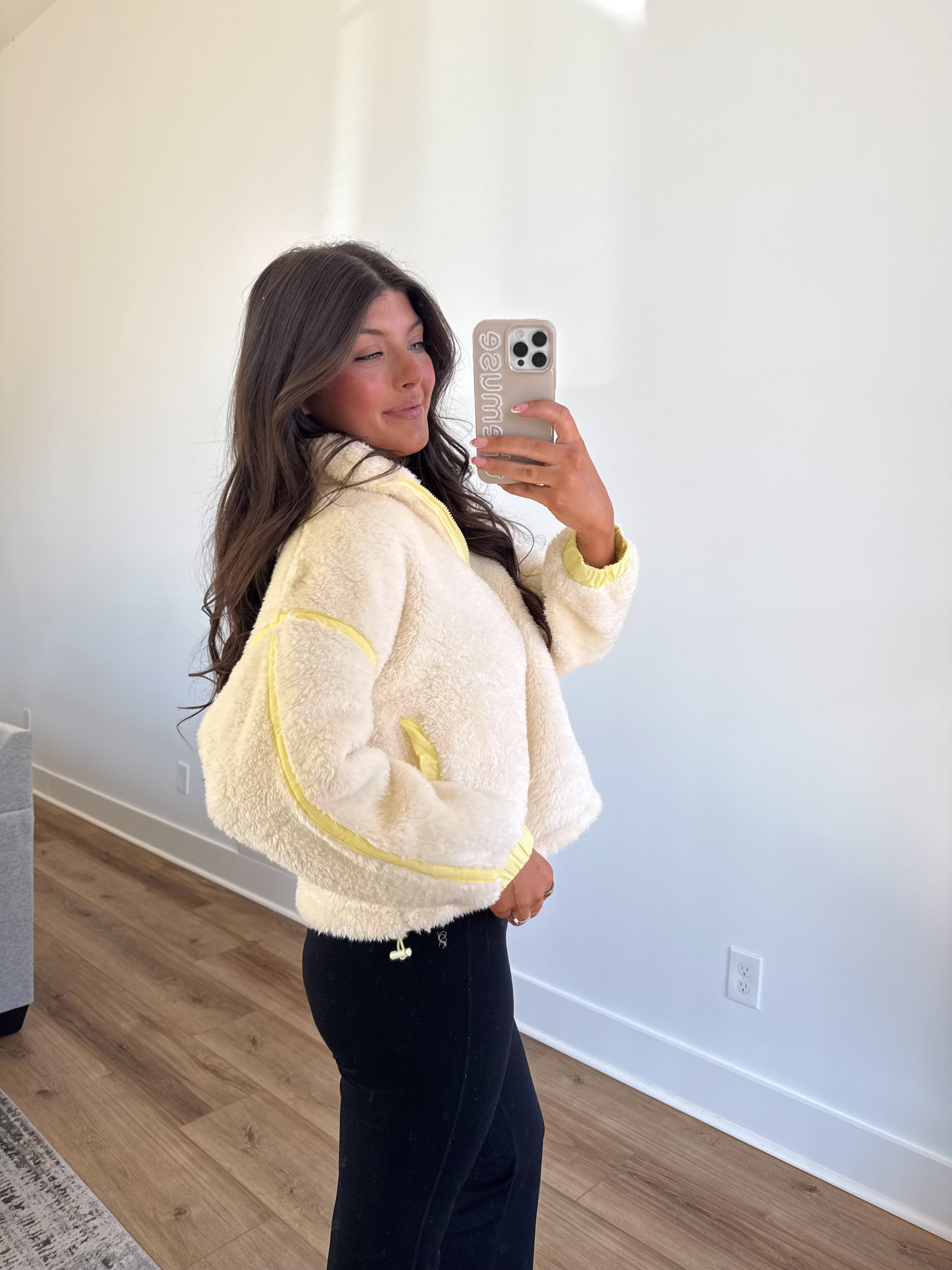 The On-The-Go Sherpa (Ivory/Yellow)