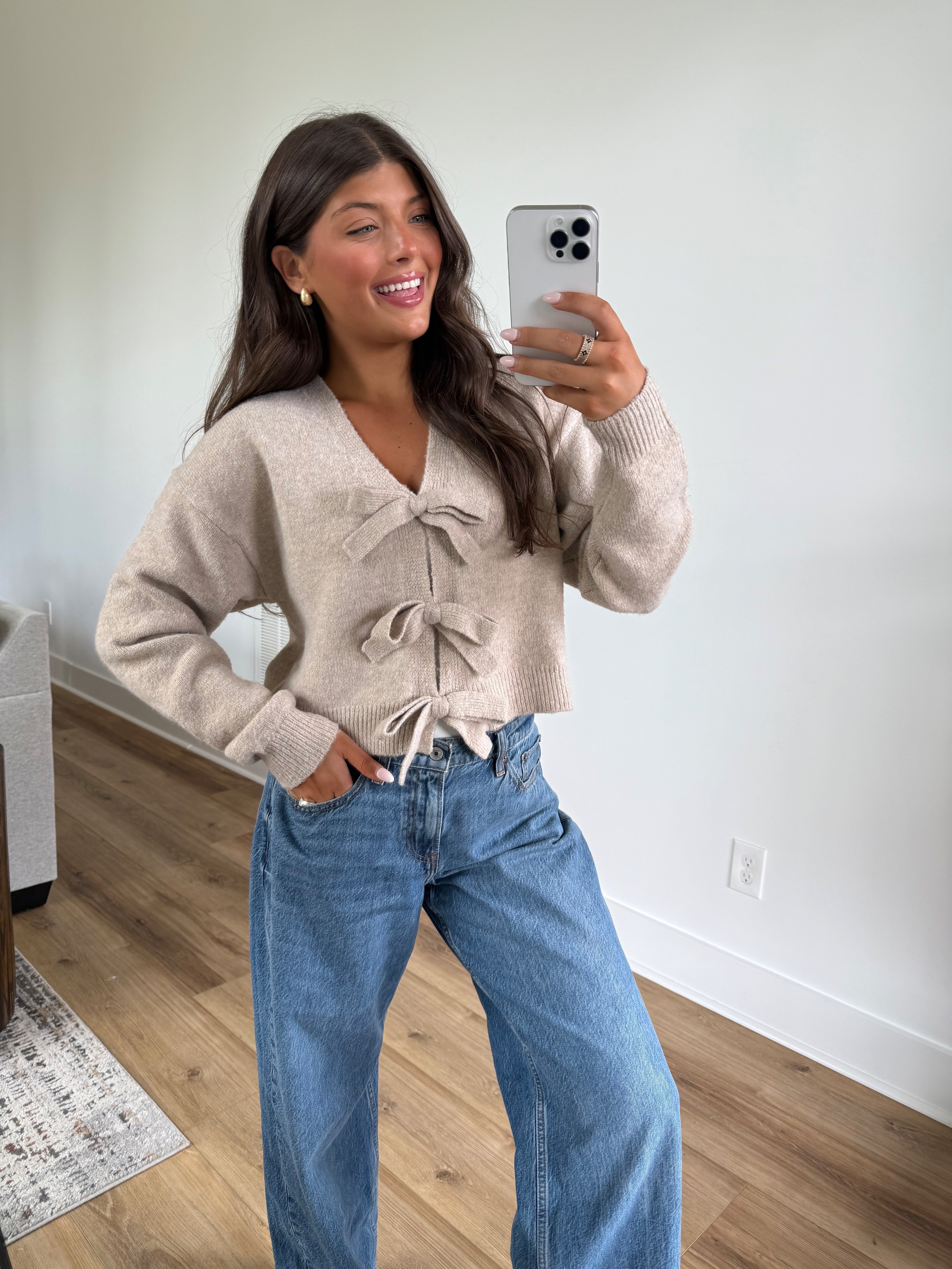 Lillian Bow Sweater (Light Taupe)