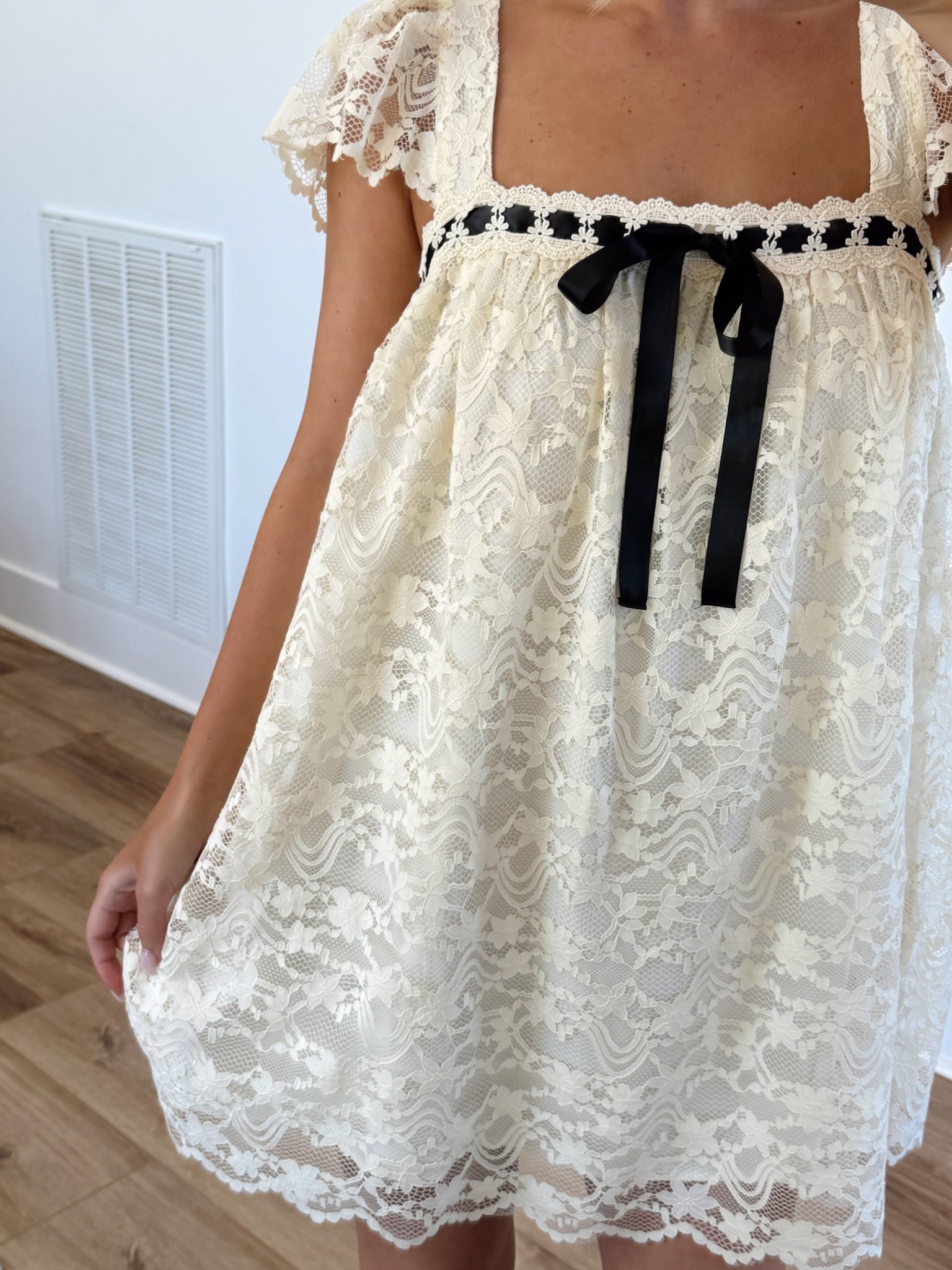 Ribbon & Lace Mini