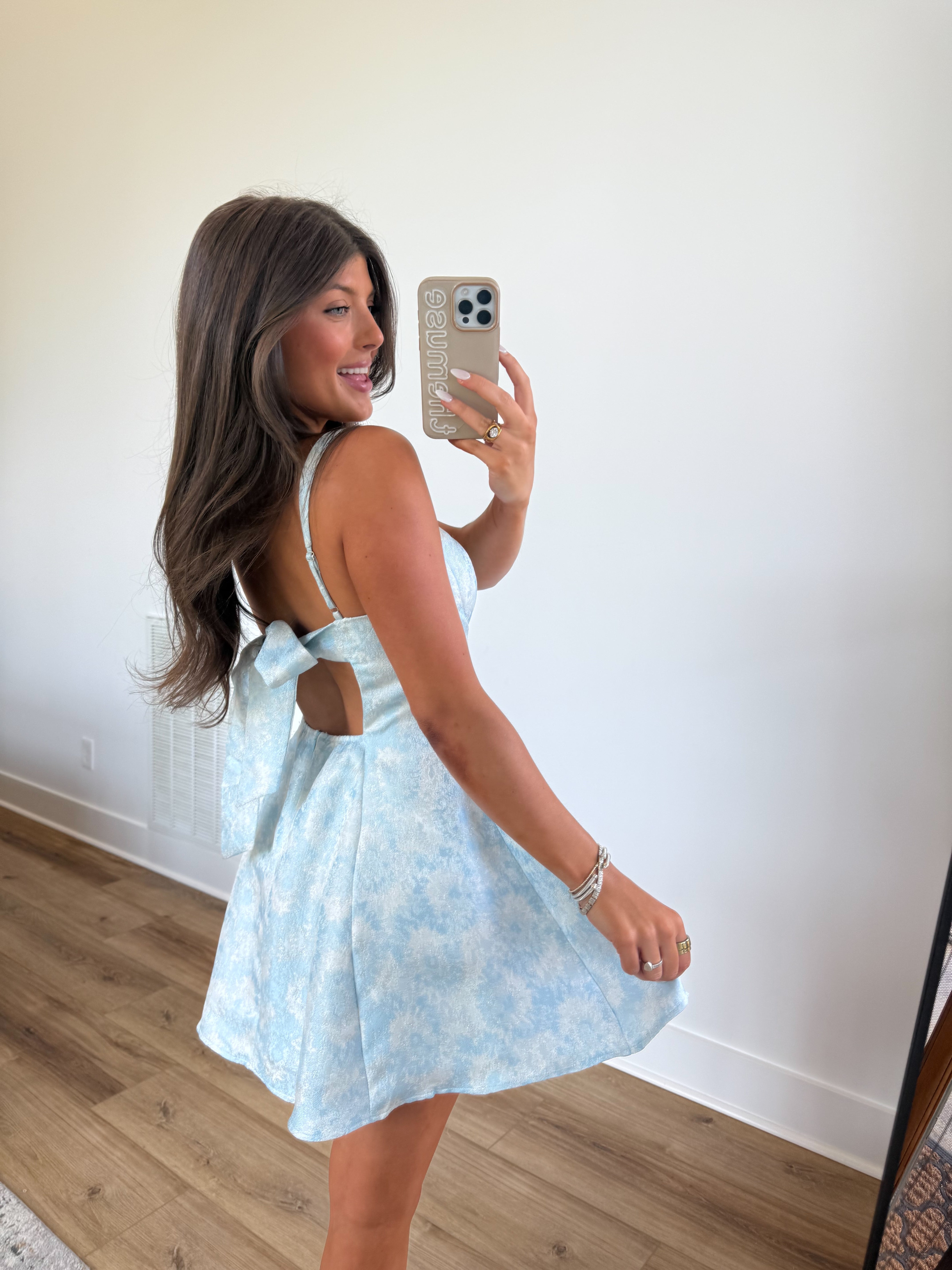 The Porcelain Bow Mini