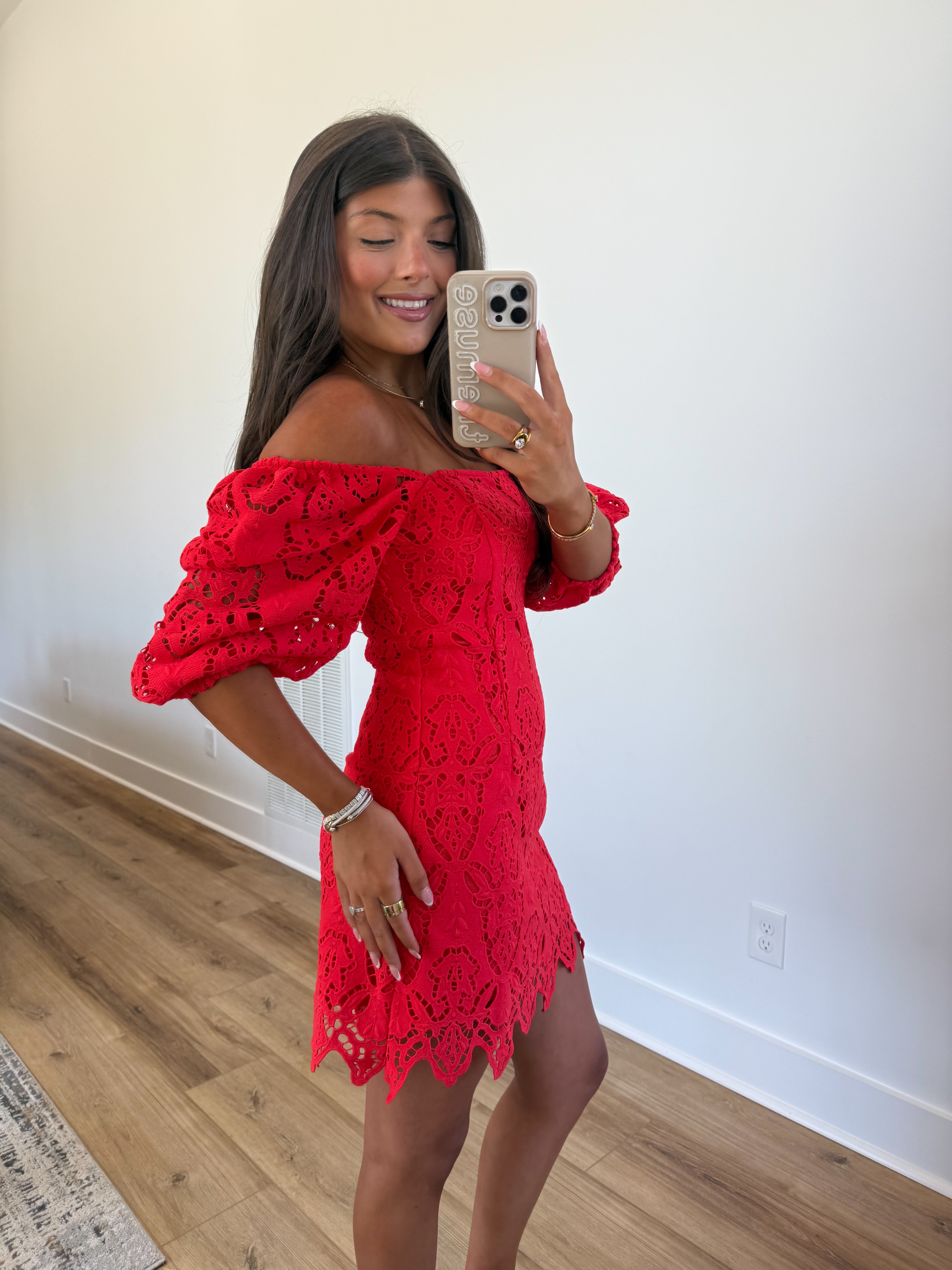 Scarlet Villa Mini