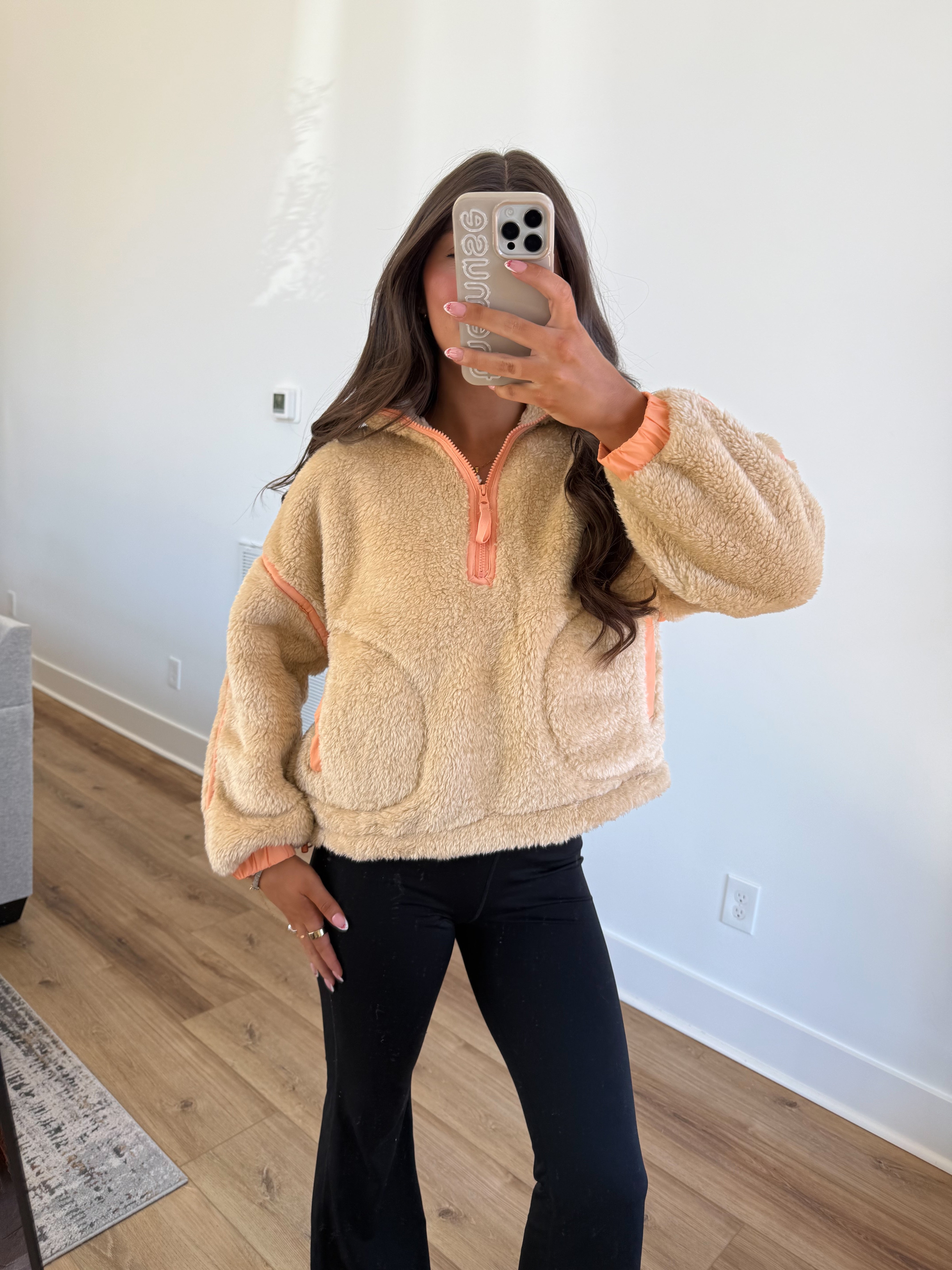 The On-The-Go Sherpa (Biege/Orange)