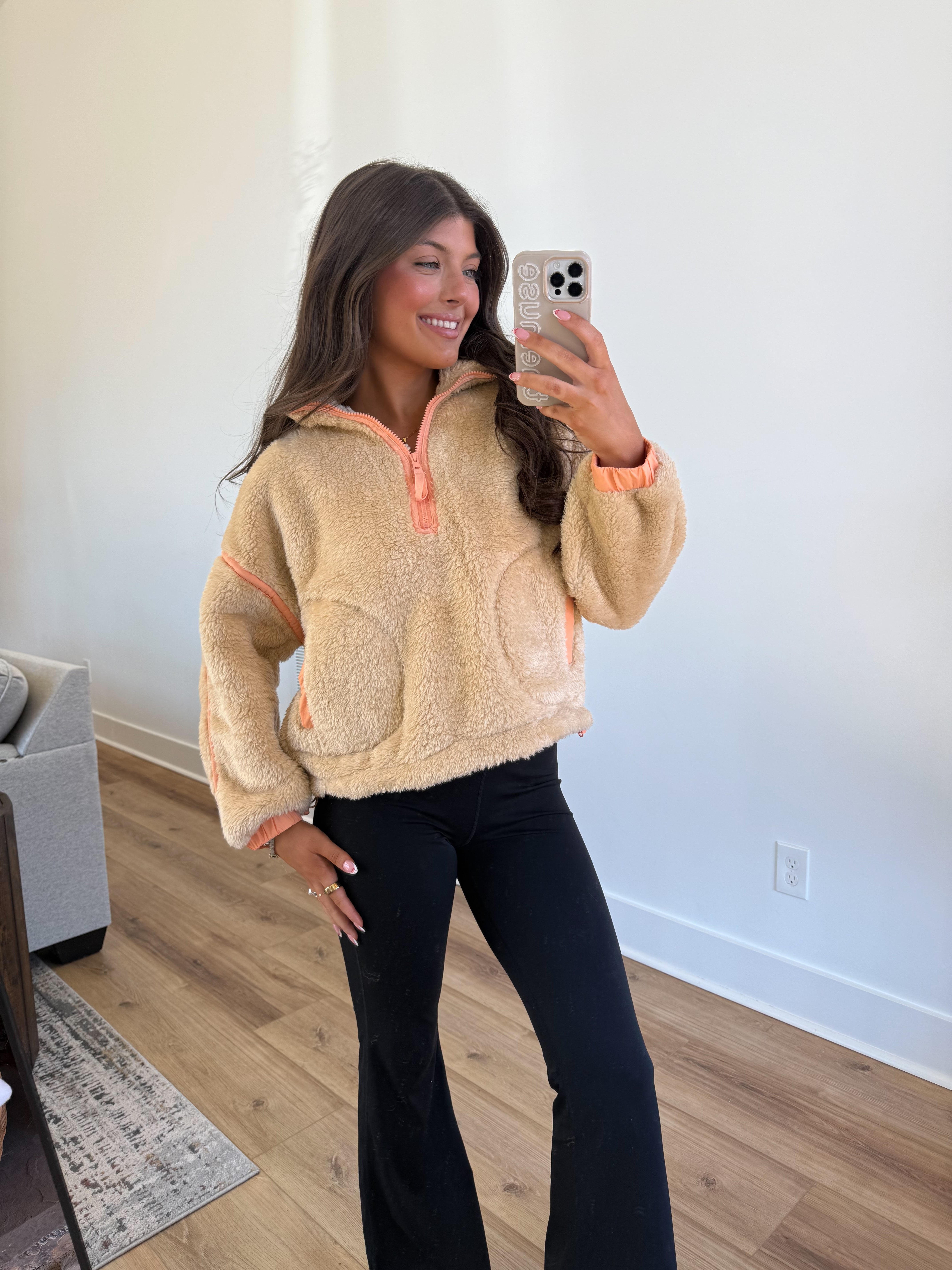 The On-The-Go Sherpa (Biege/Orange)