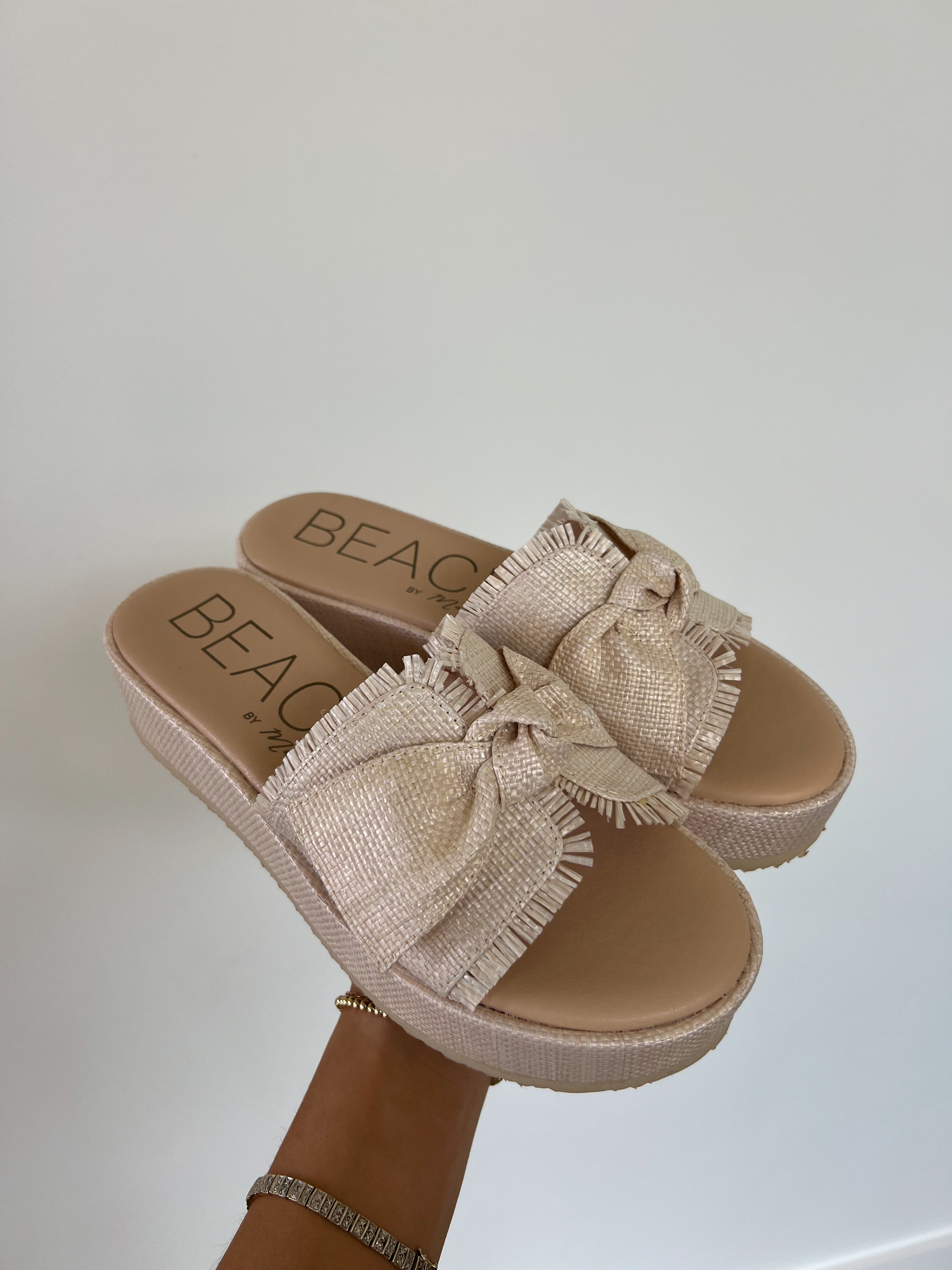 Shea Slip On Sandal (Natural)