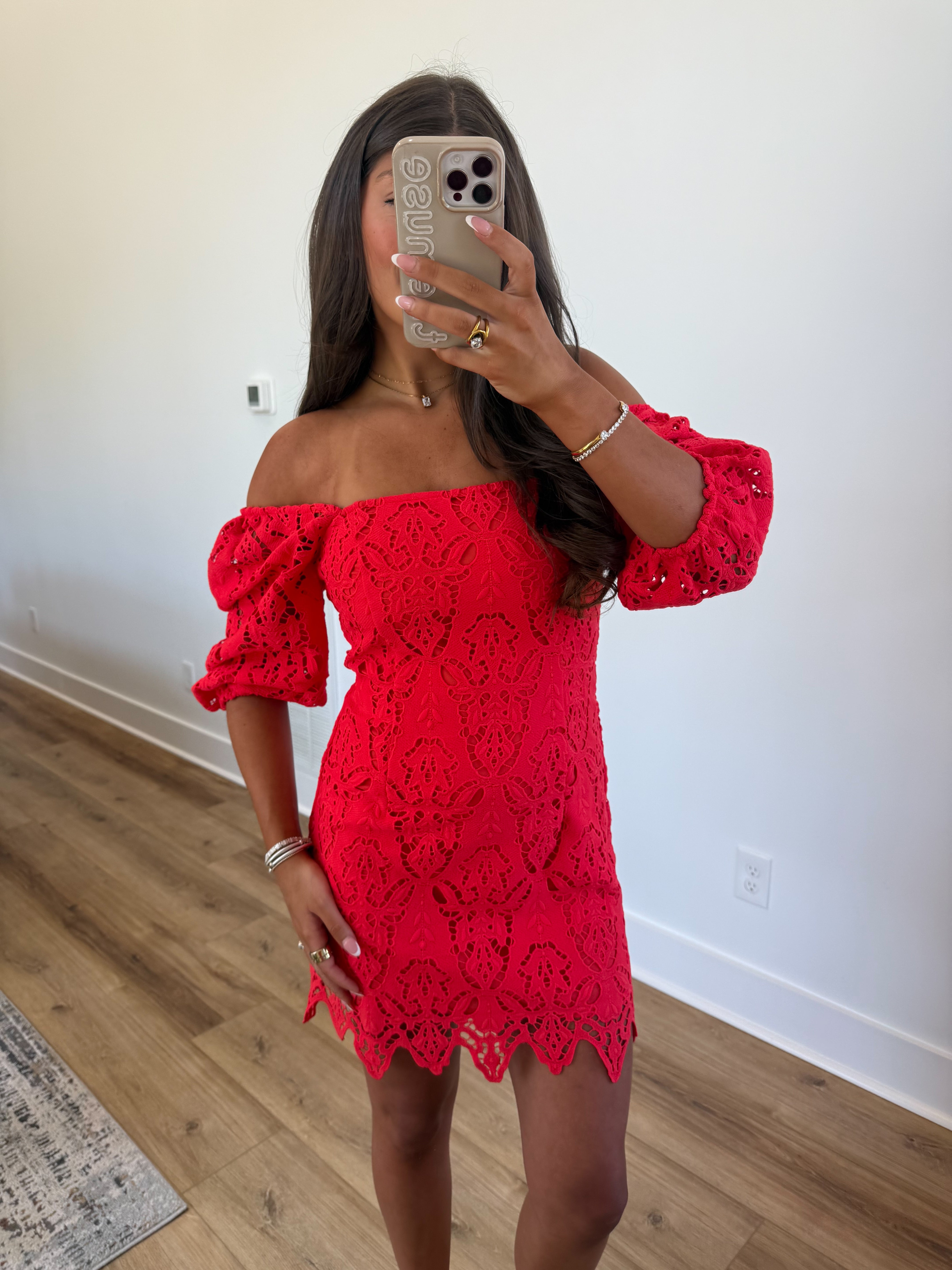 Scarlet Villa Mini