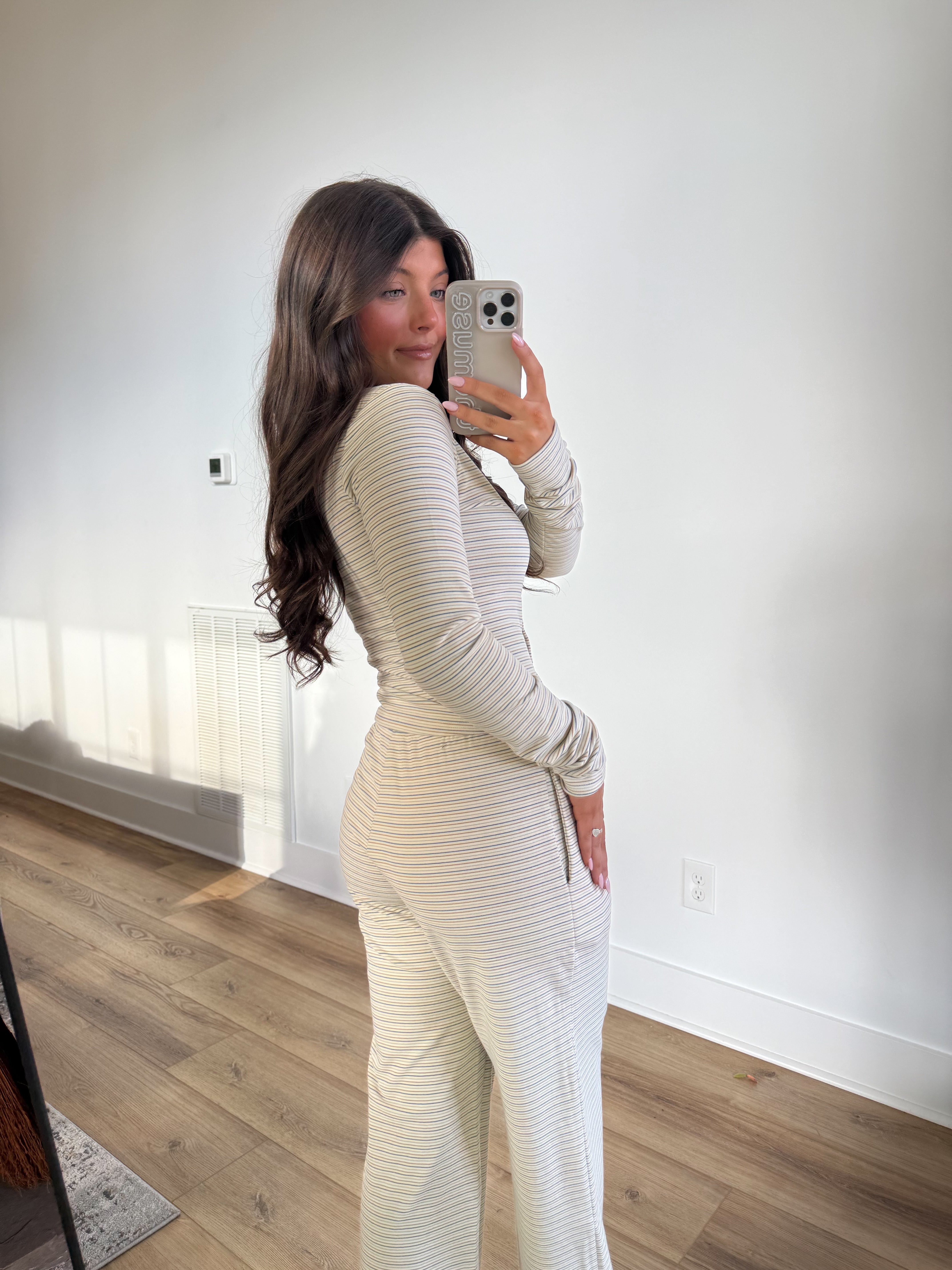 Studio Stripe Set (Cream)(PRE-ORDER (1/7)/ Restock)