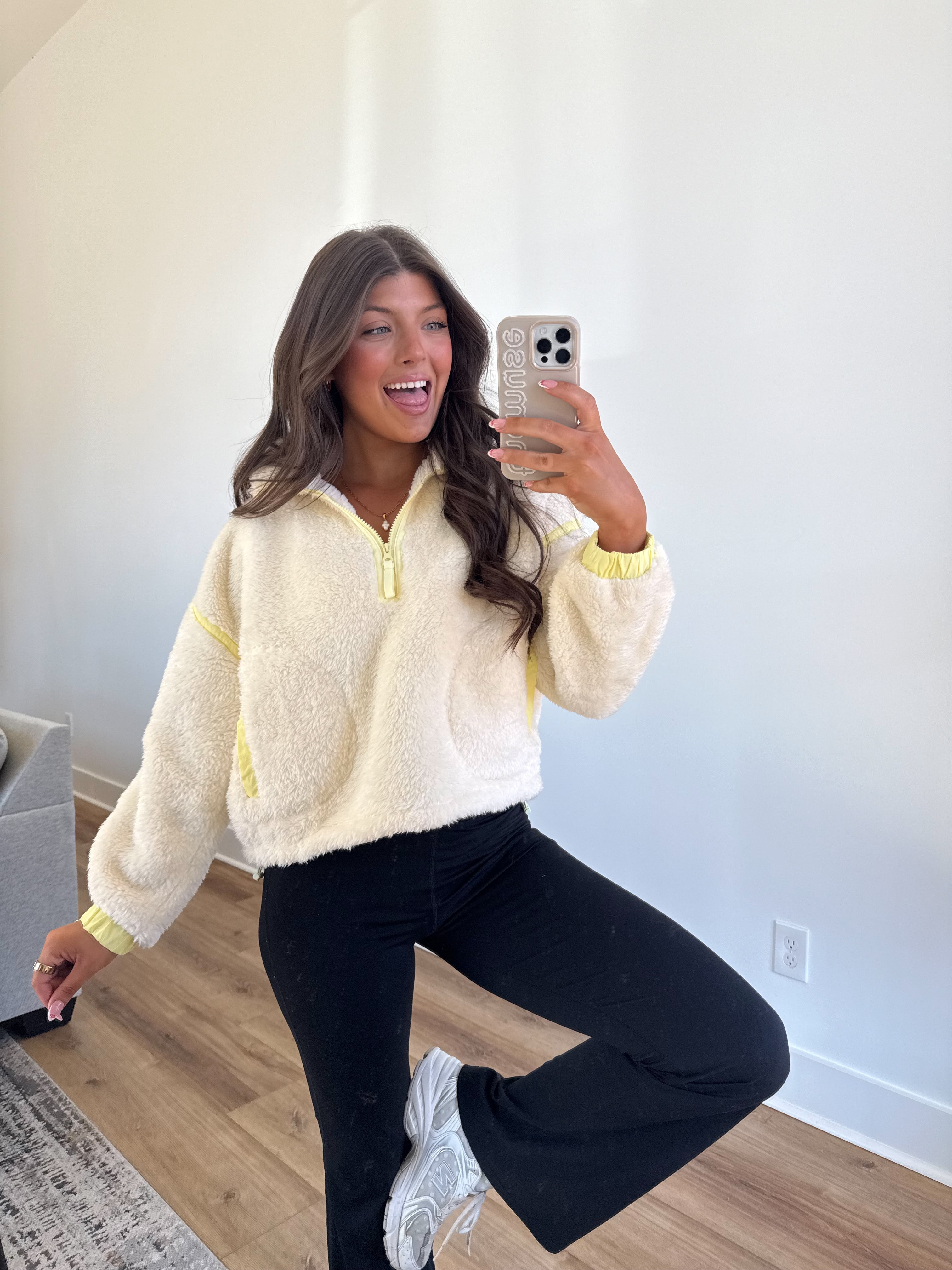 The On-The-Go Sherpa (Ivory/Yellow)