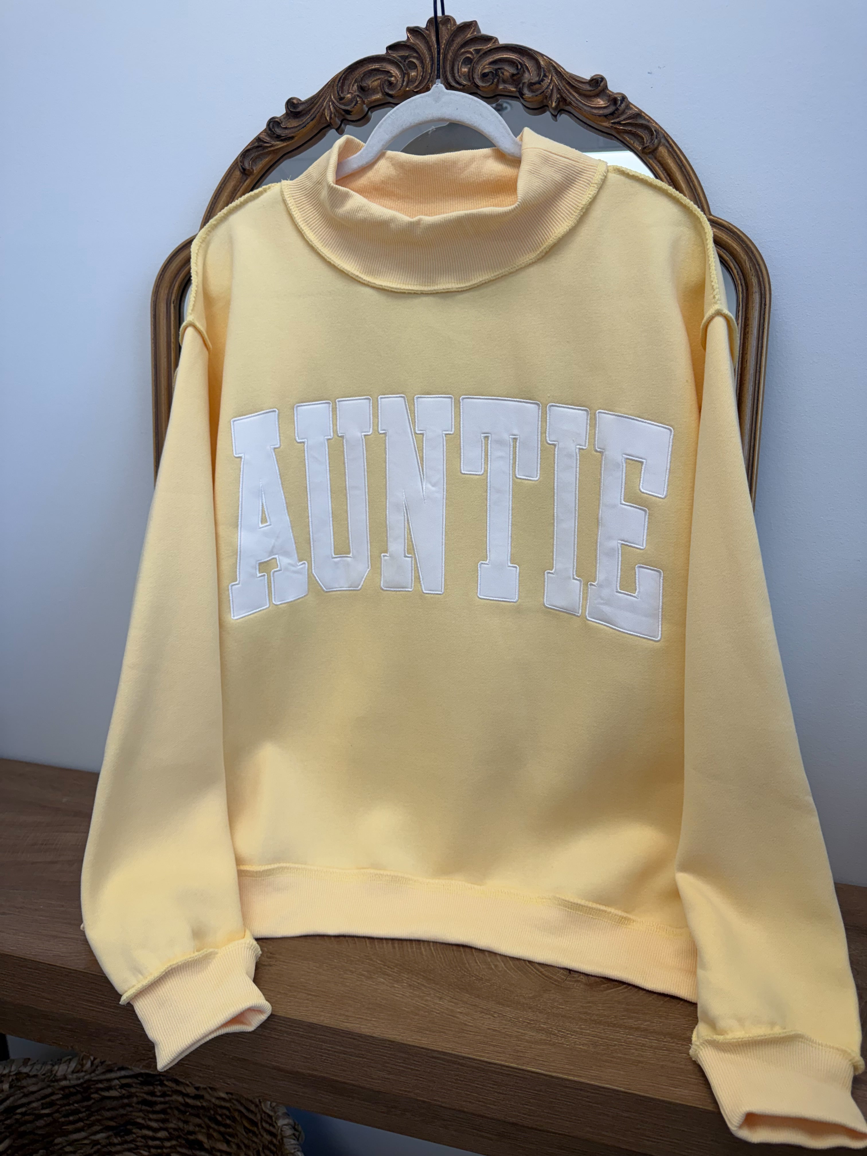 Auntie Mockneck (Yellow)