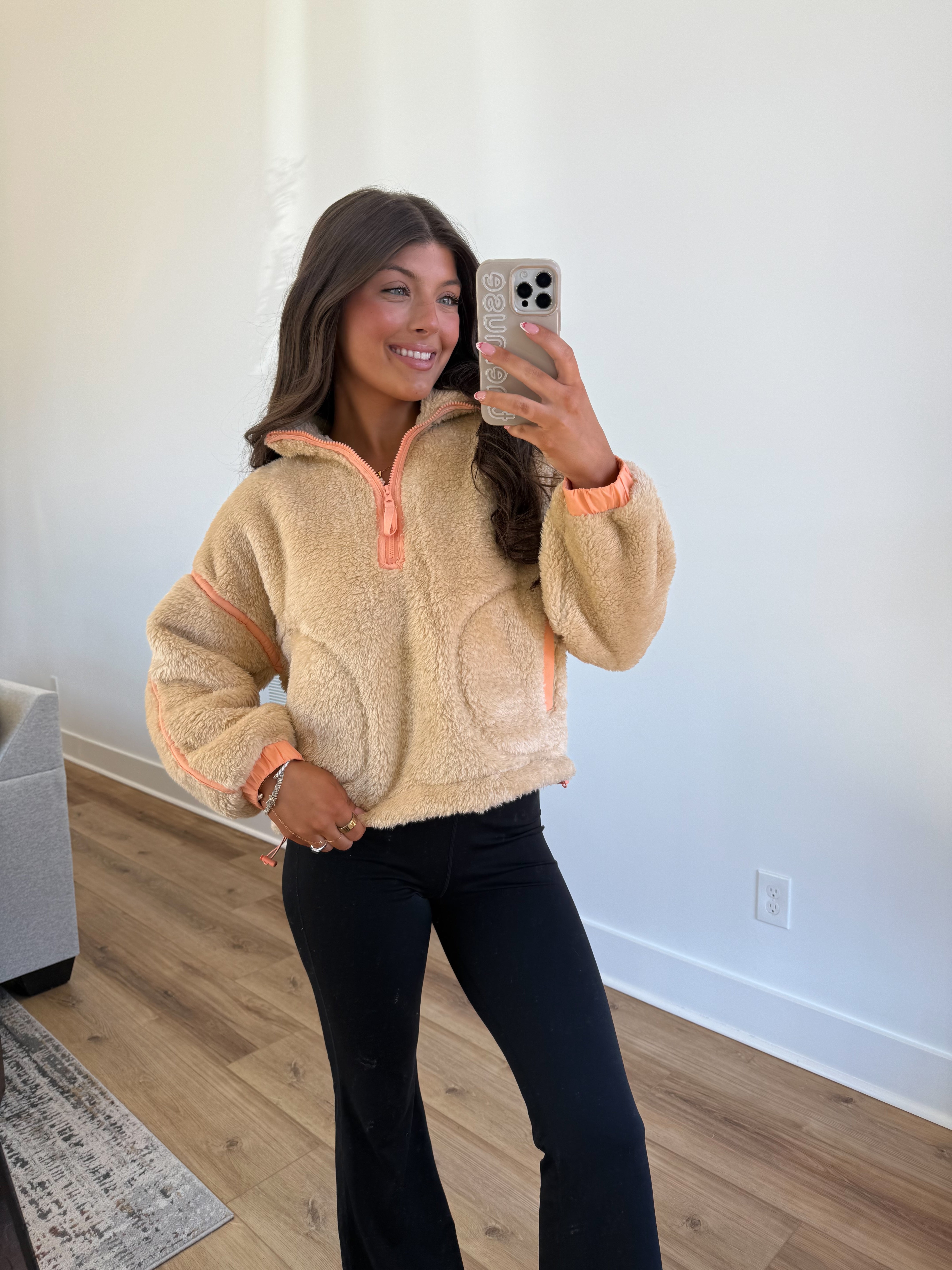 The On-The-Go Sherpa (Biege/Orange)