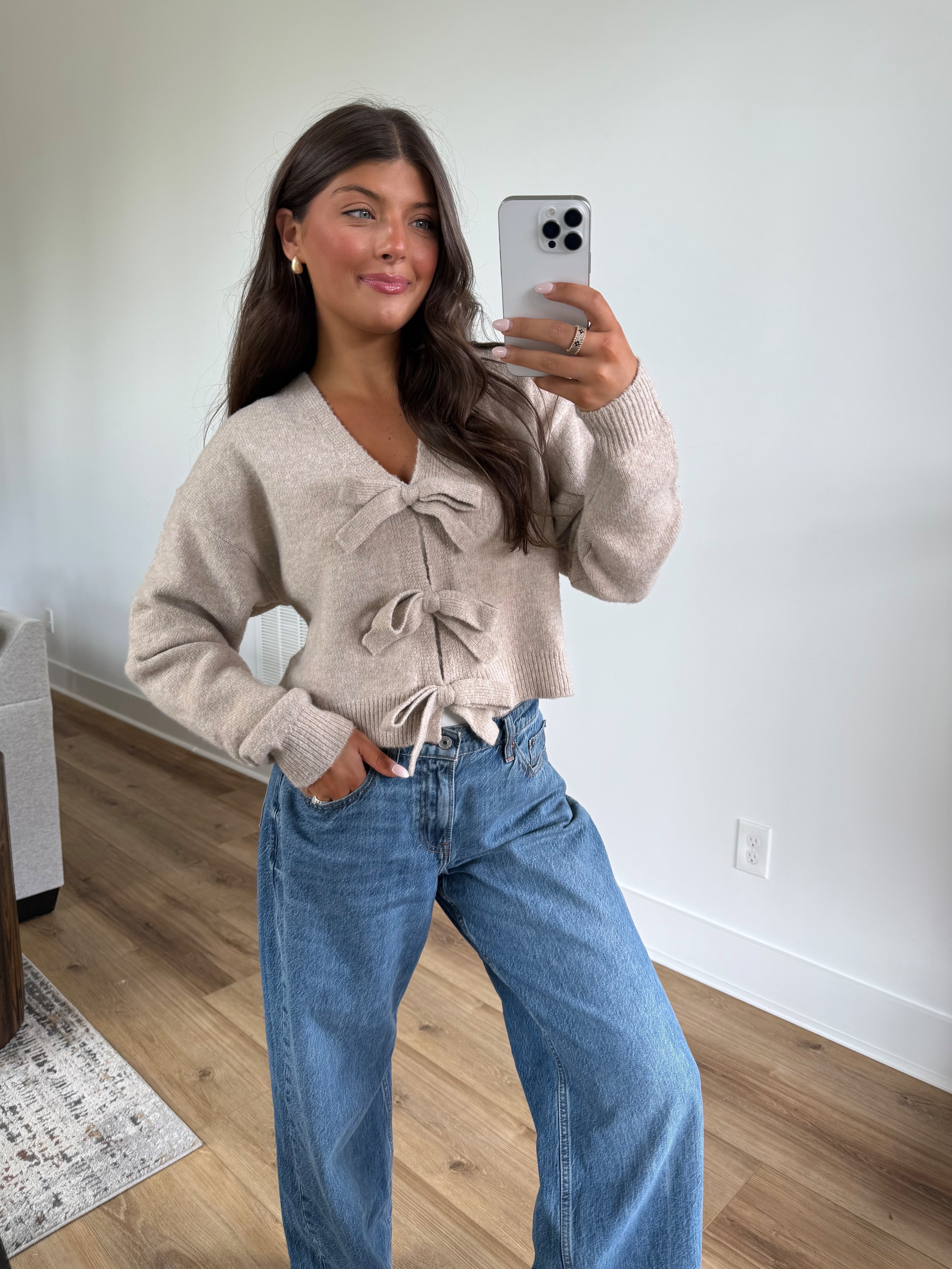 Lillian Bow Sweater (Light Taupe)