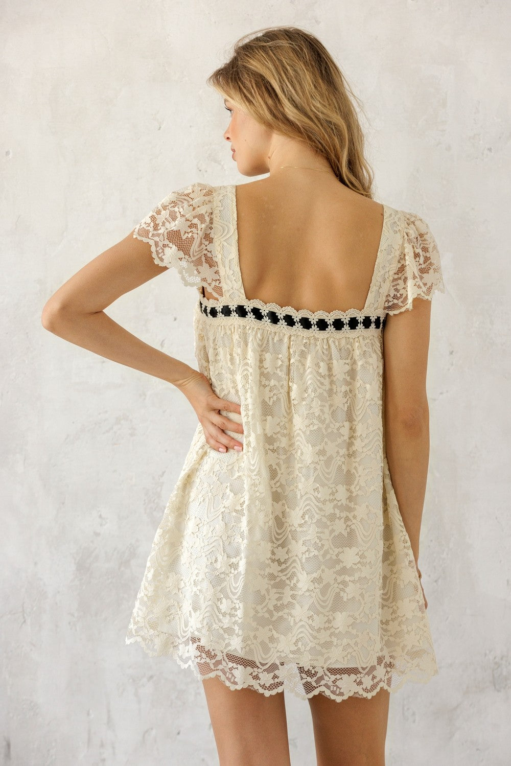 Ribbon & Lace Mini