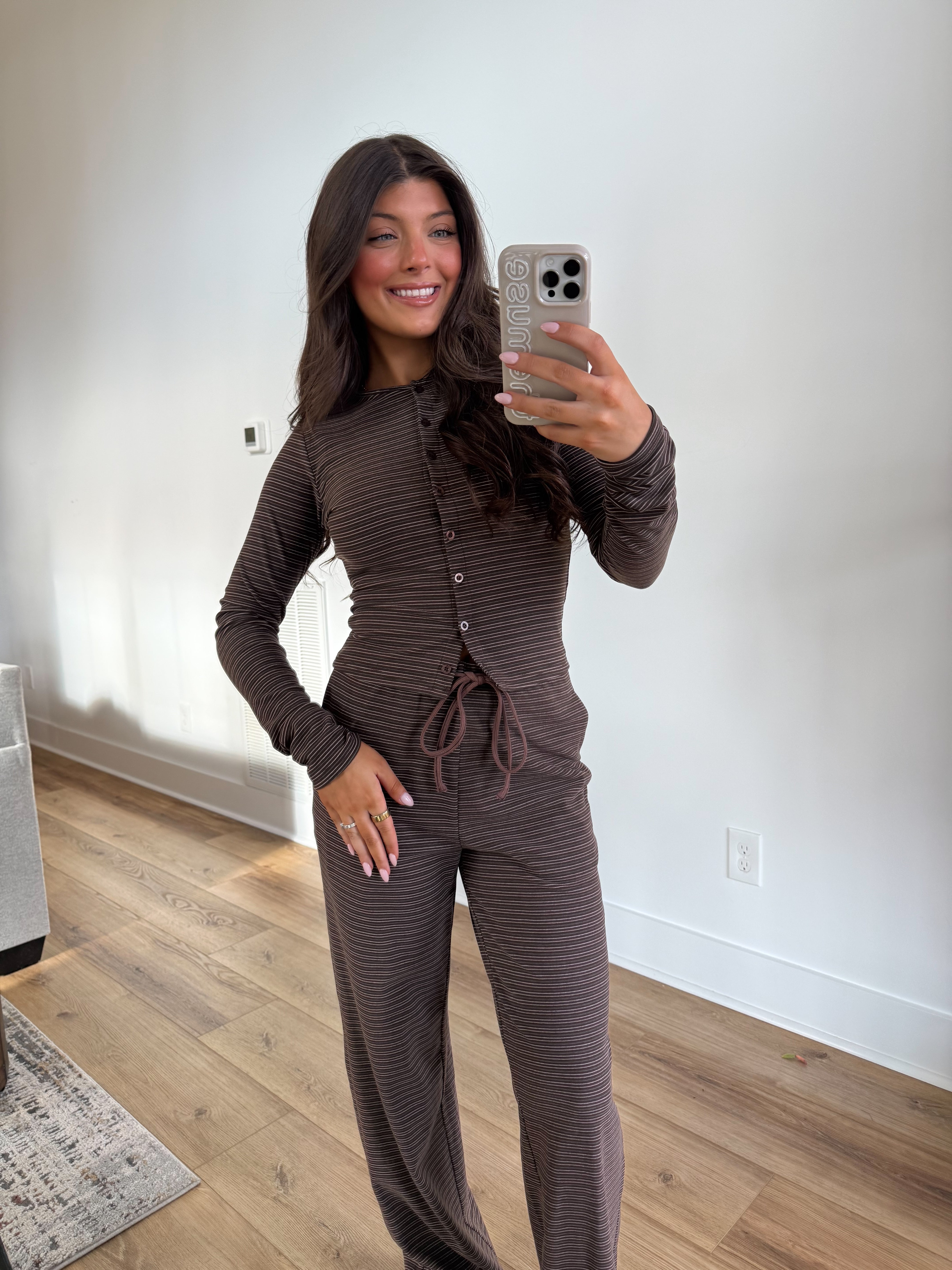 Studio Stripe Set (Brown)(PRE-ORDER (1/7)/ Restock)