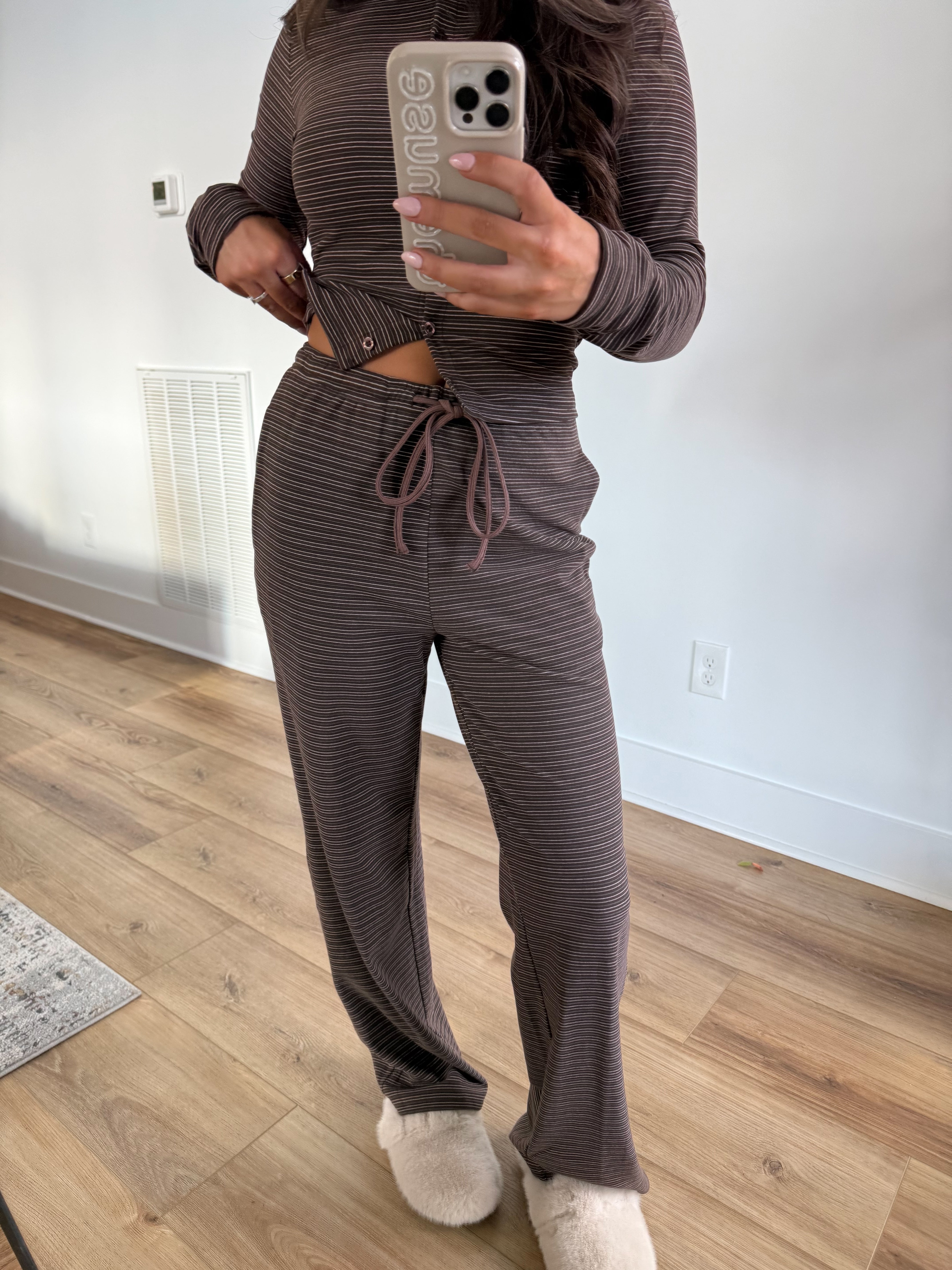 Studio Stripe Set (Brown)(PRE-ORDER (1/7)/ Restock)