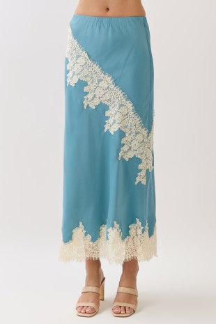 The Chateau Lace Set (Sky)