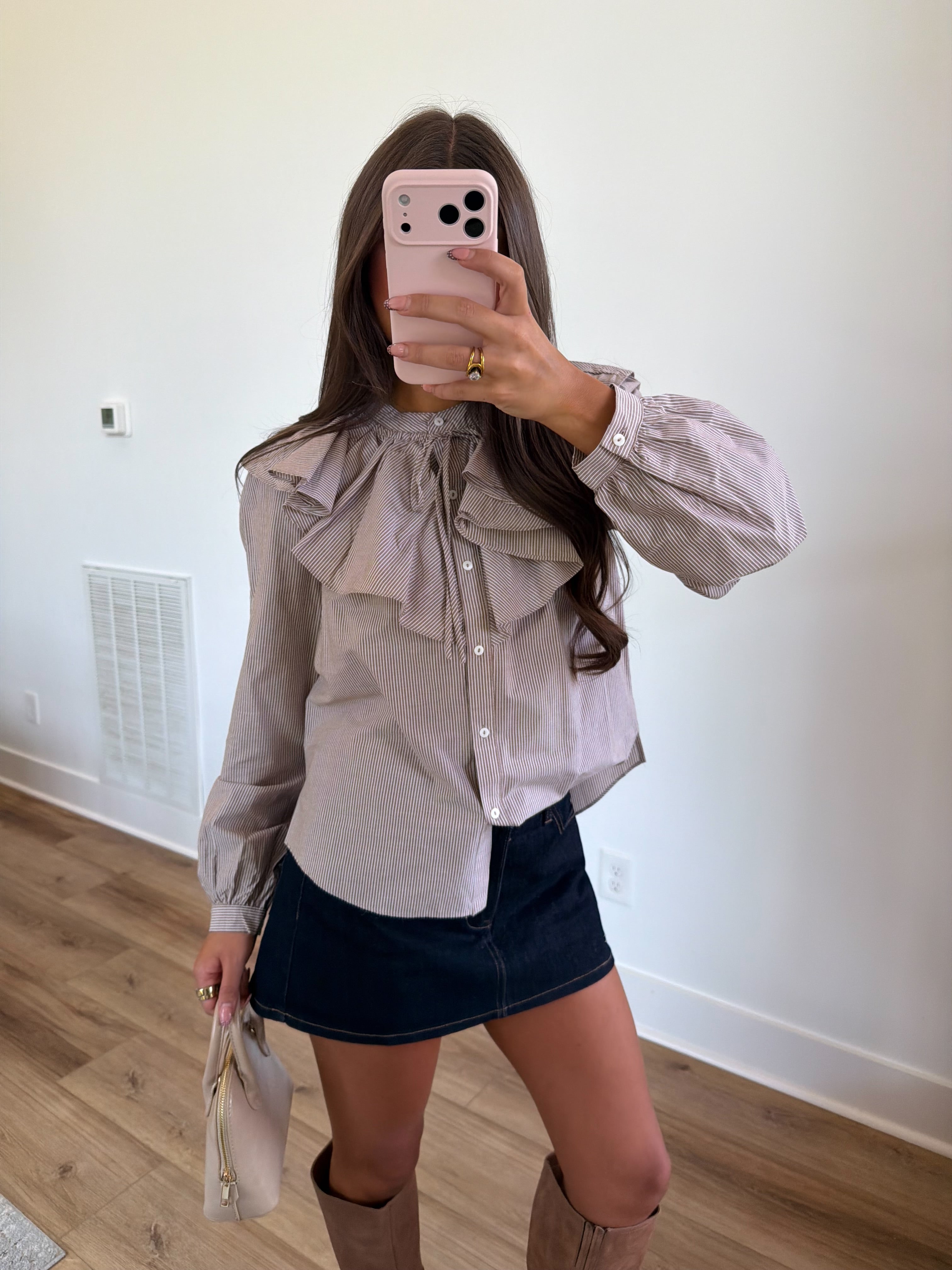 Main Character Collar Top