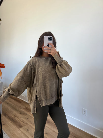 Jill Acid Wash Pullover (Mocha)