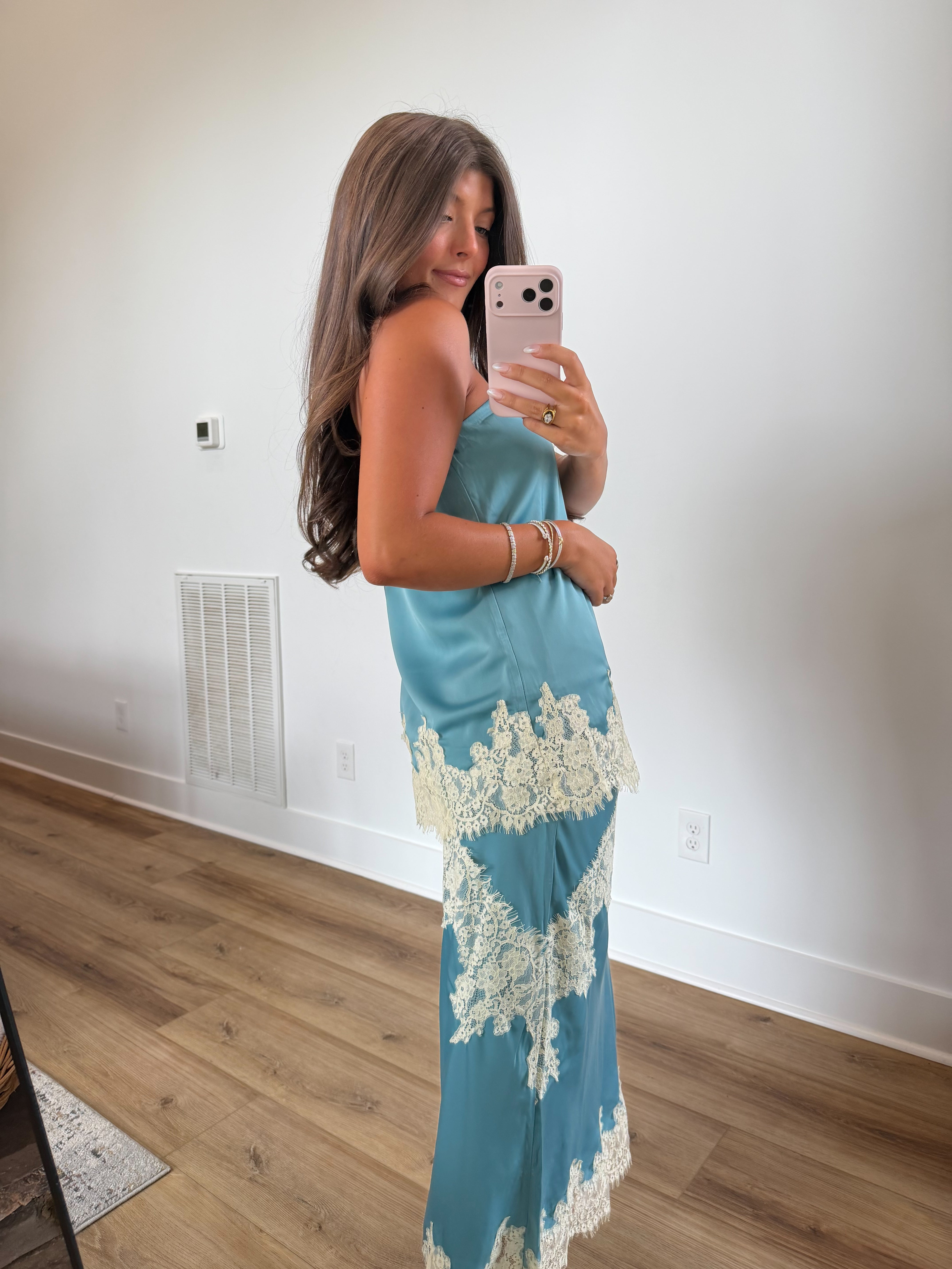 The Chateau Lace Set (Sky)