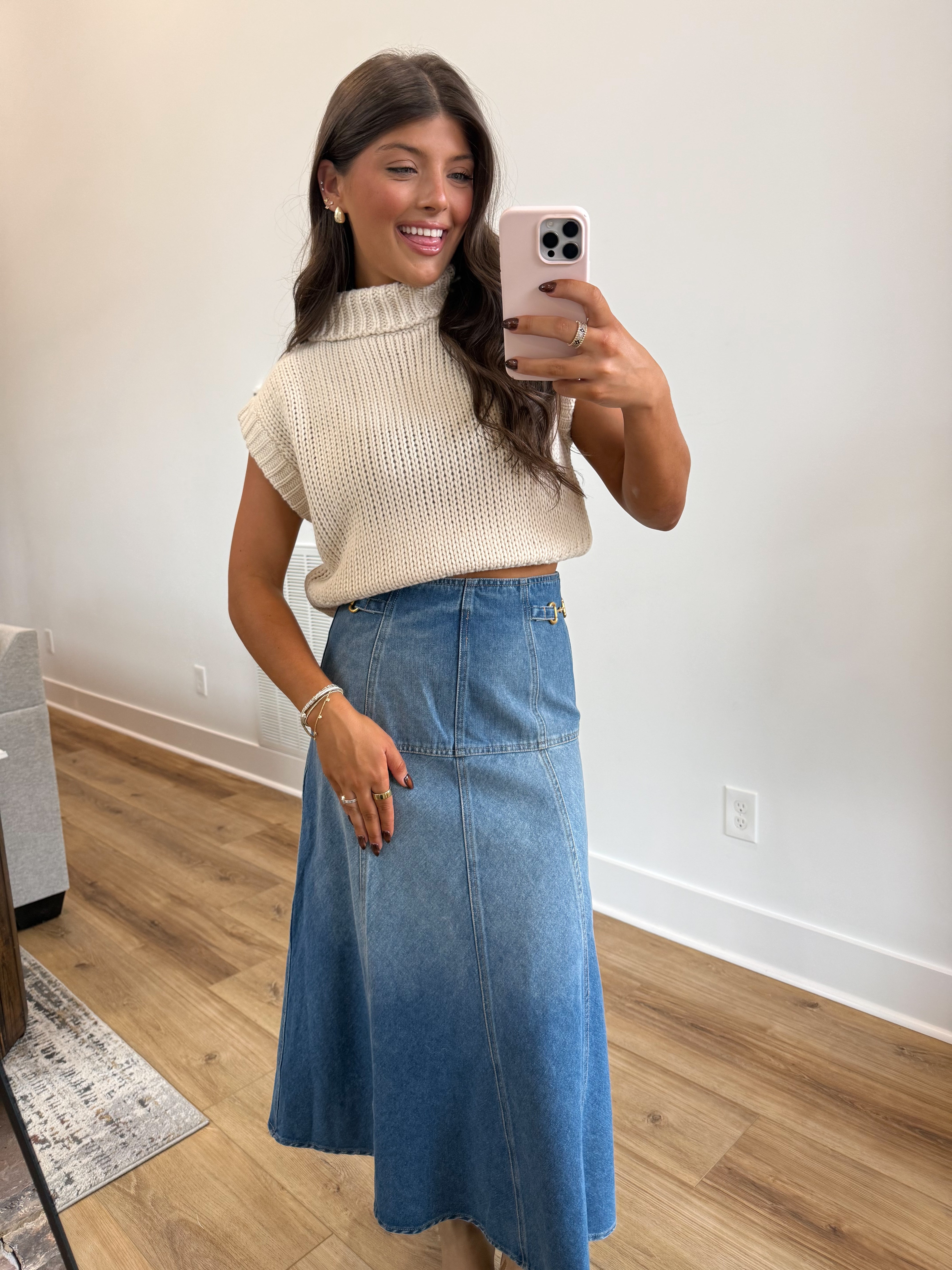 The Bennett Sweater Vest (Cream)