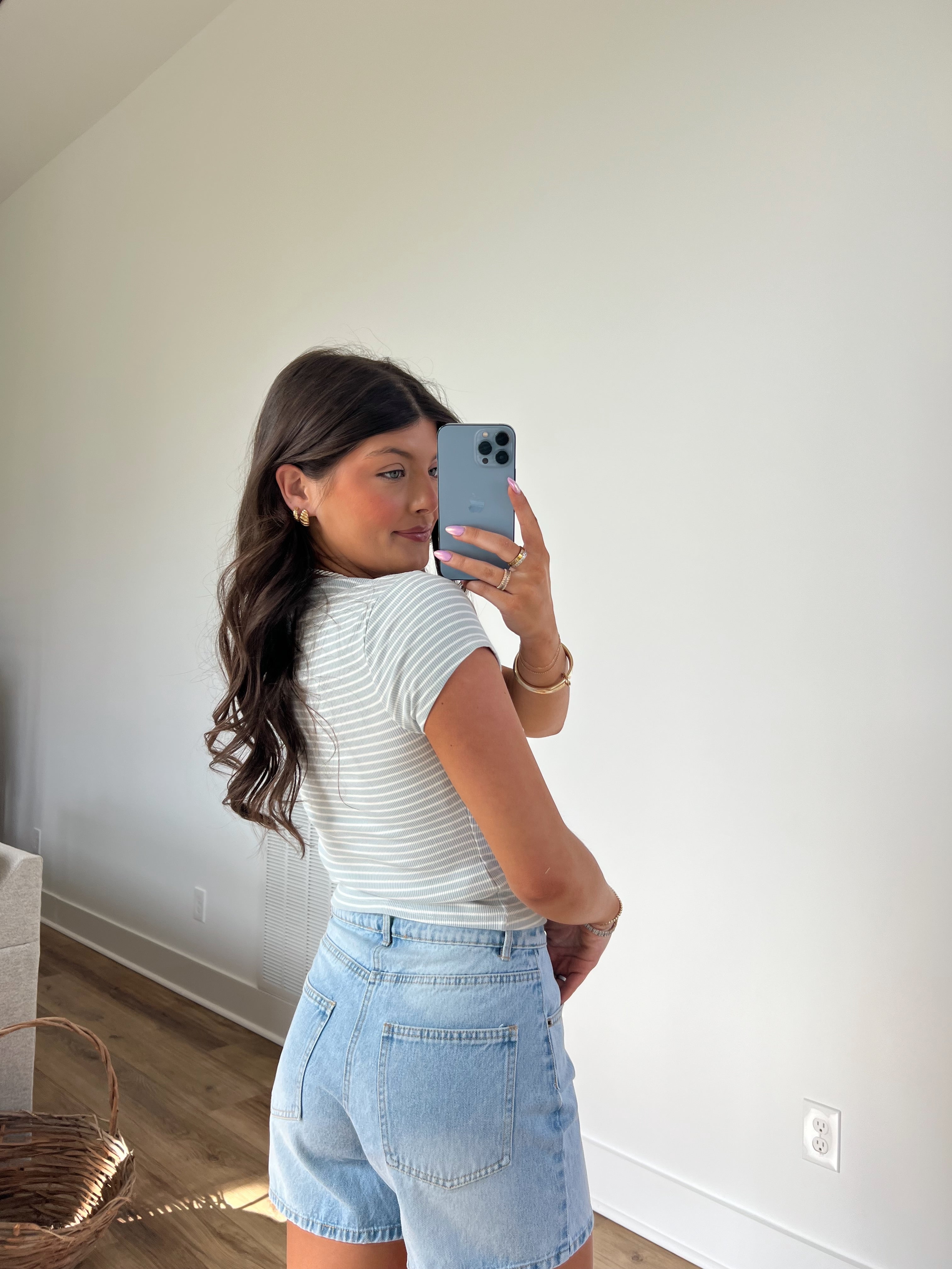 Shell Baby Tee (Restock)