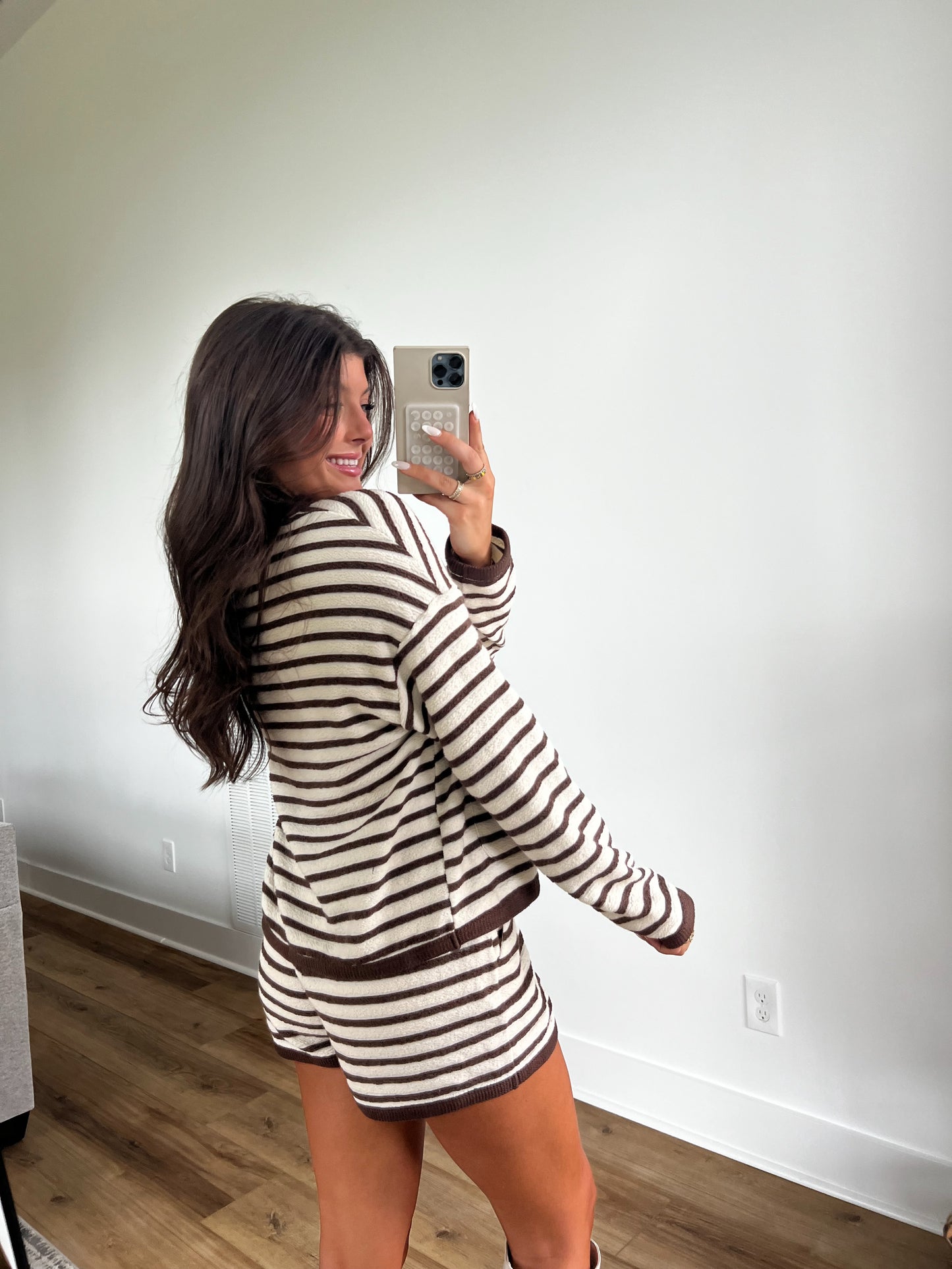 Stripe Cardigan Shorts Set (Brown)