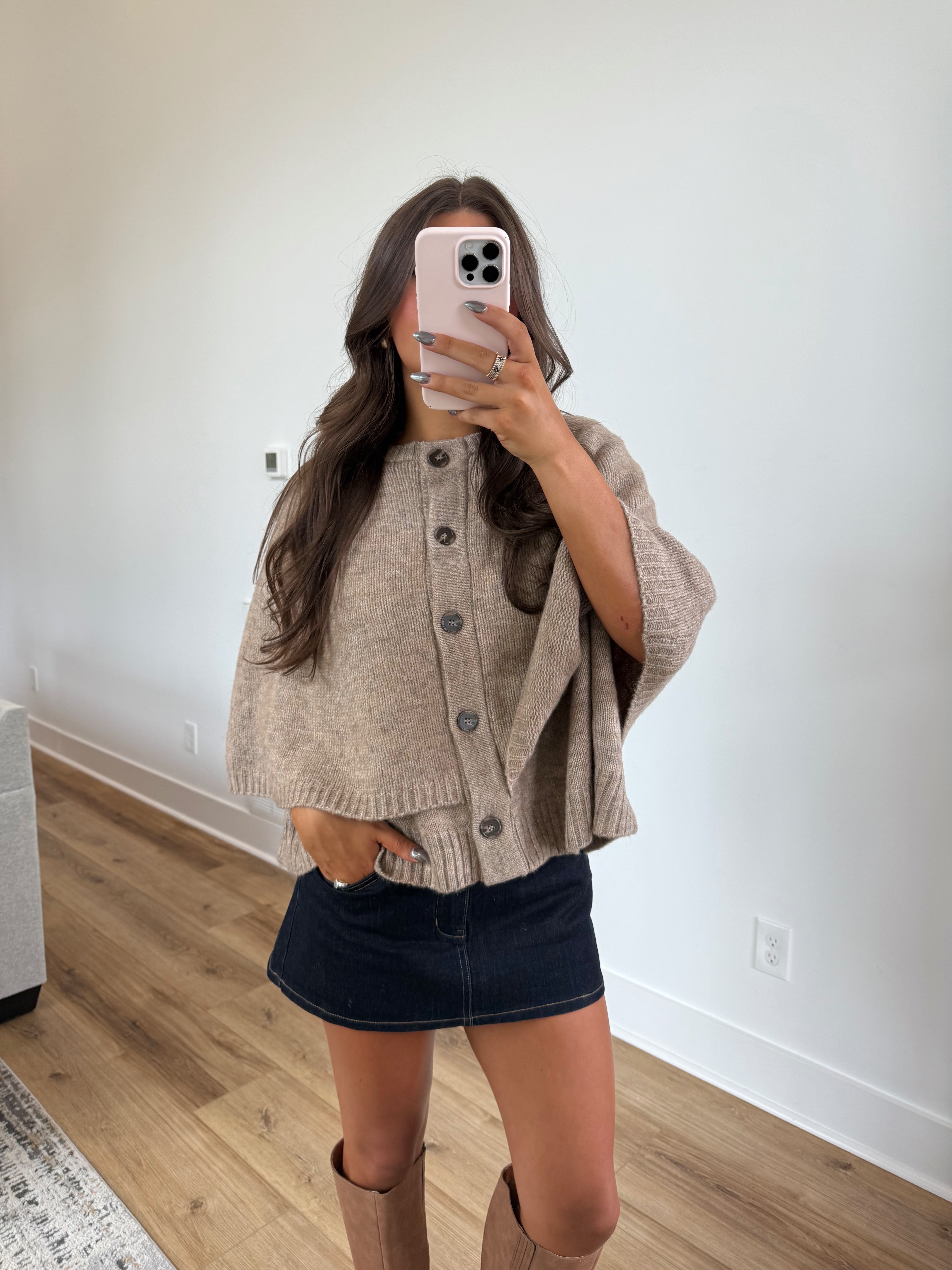The Highland Cape Sweater(PRE-ORDER (11/7)/ Restock)