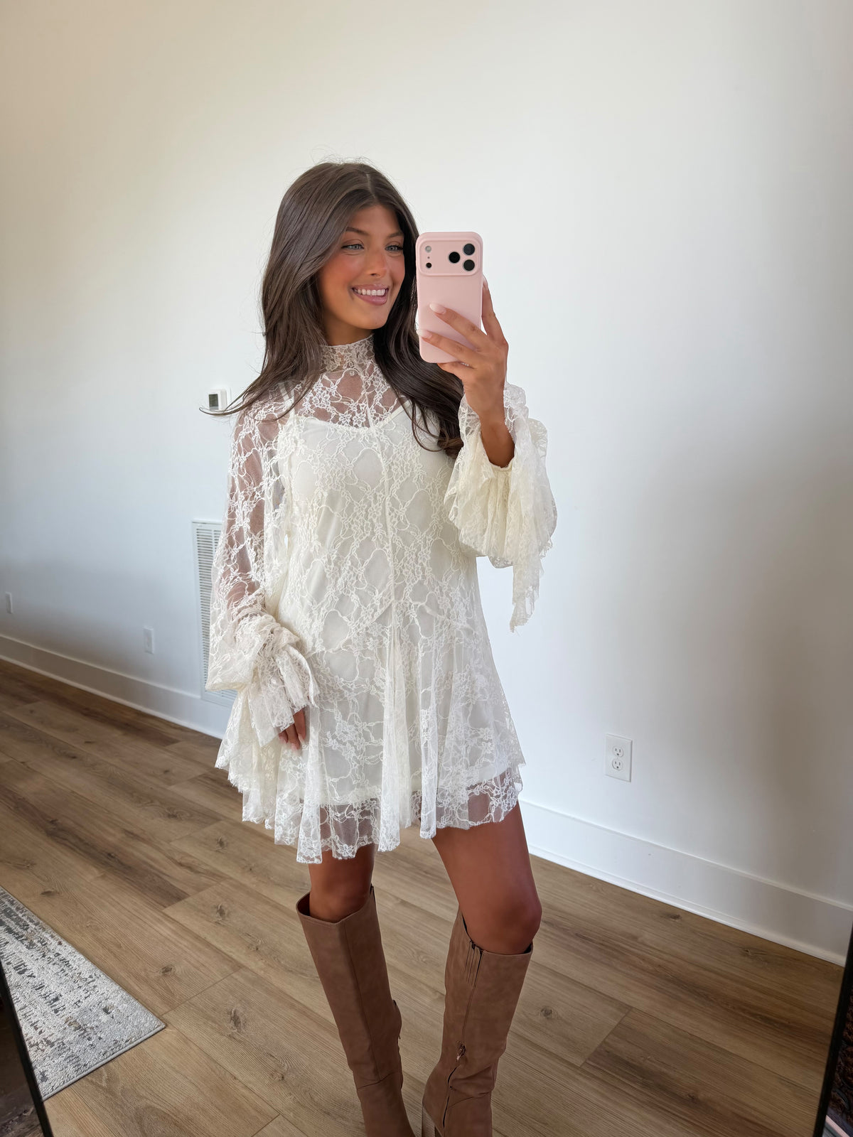Stevie Lace Mini (Cream)