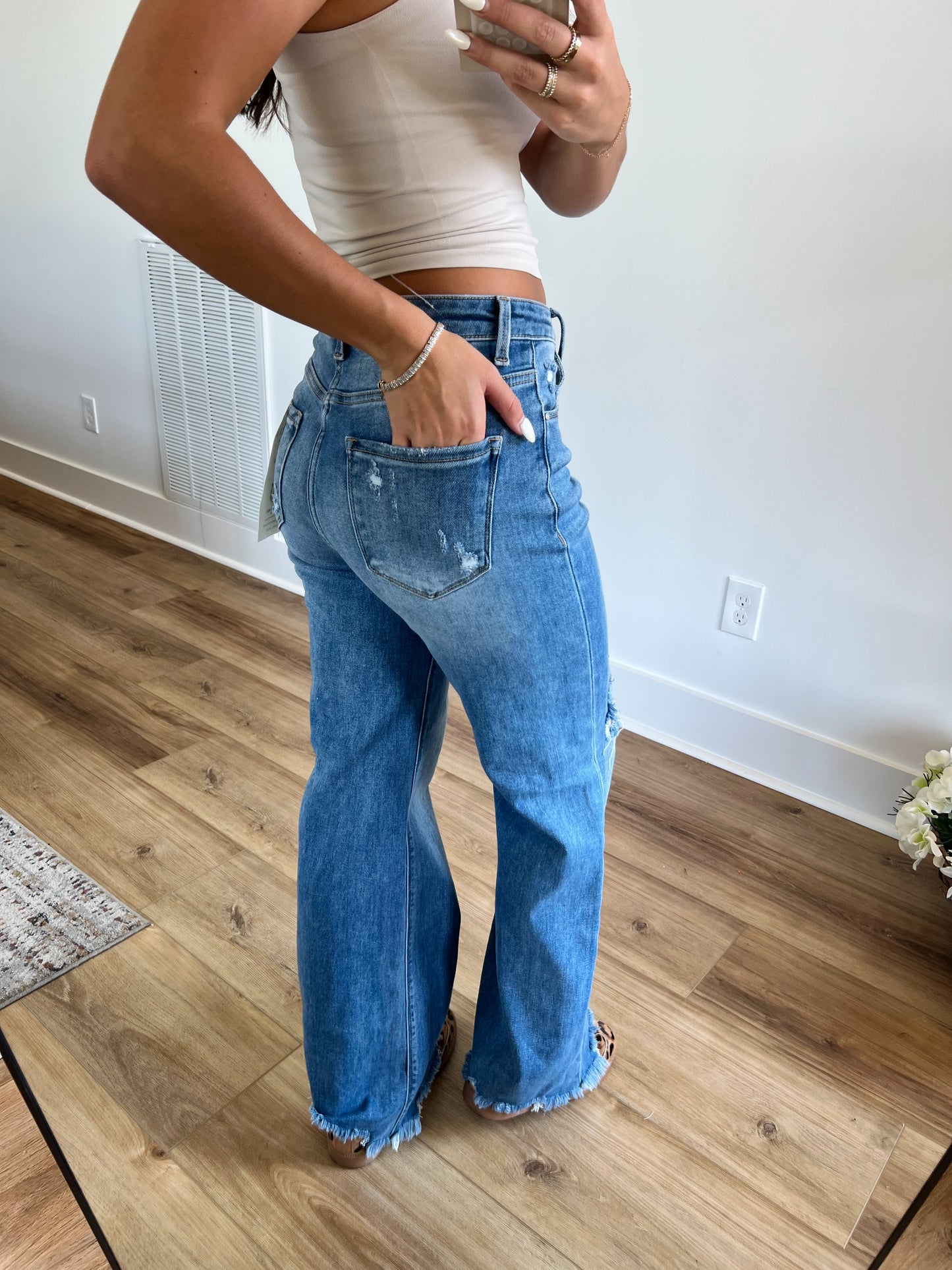 High Rise Frayed Hem Wide Leg Jeans