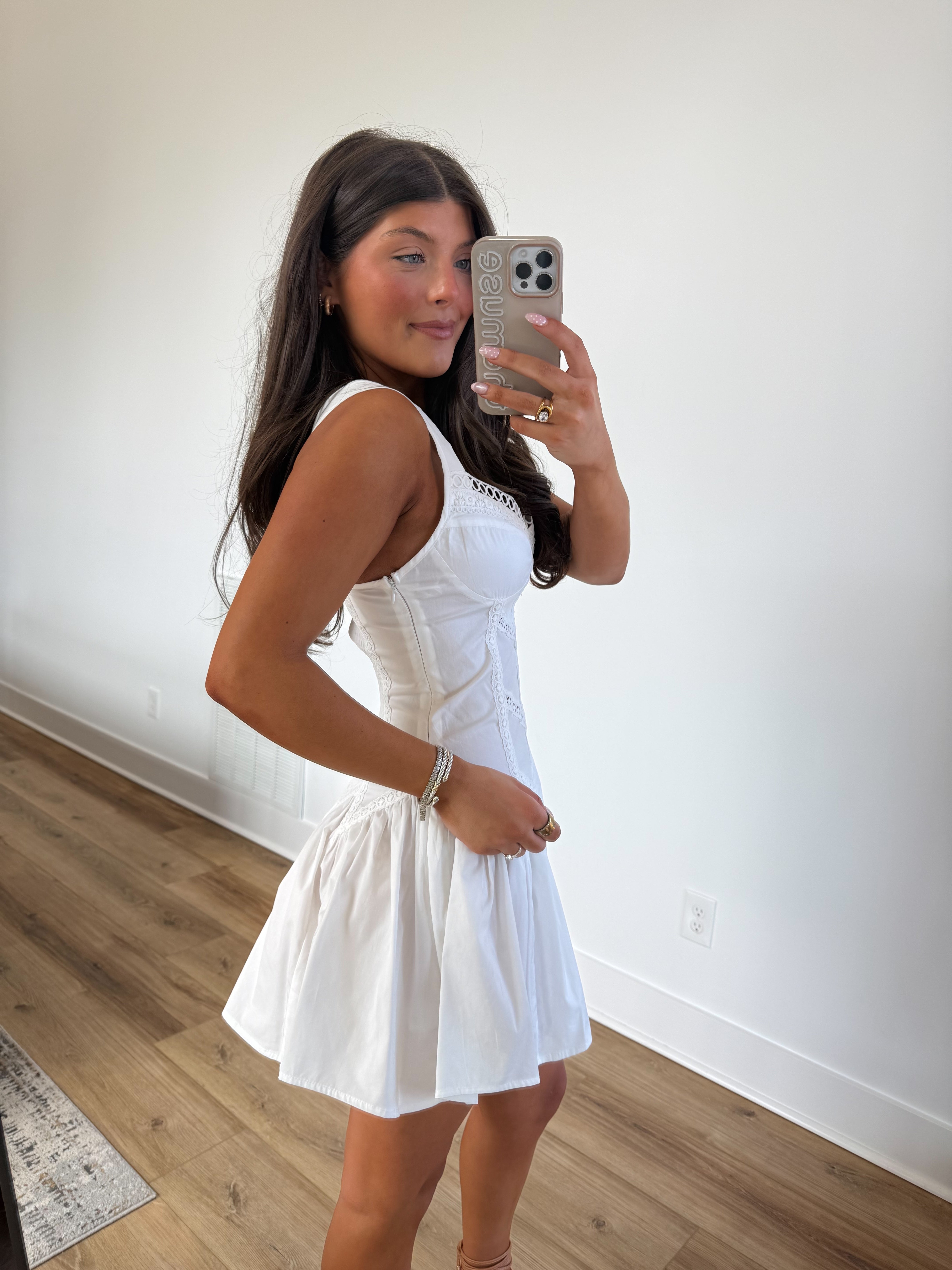 The White Magnolia Mini