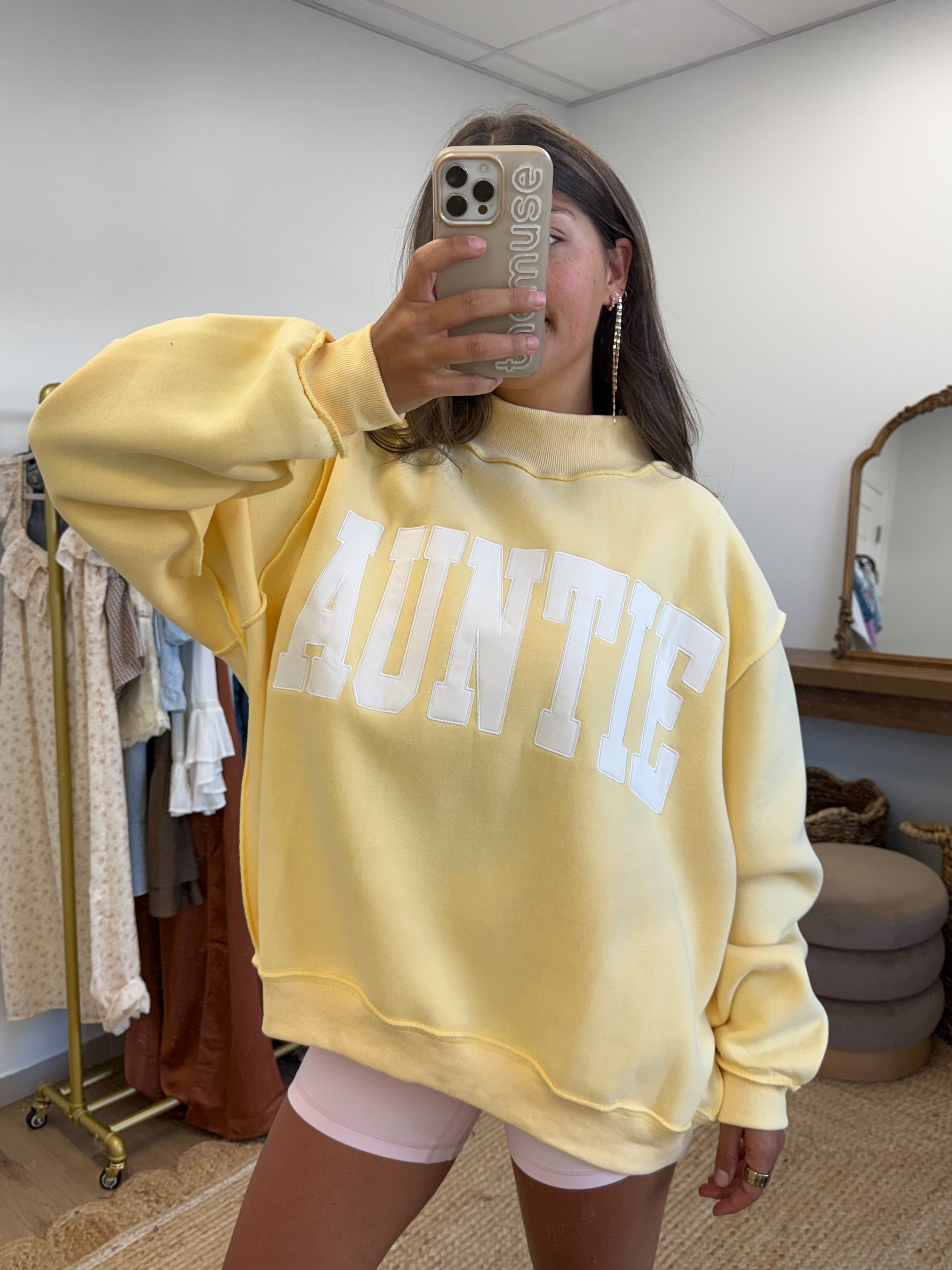 Auntie Mockneck (Yellow)