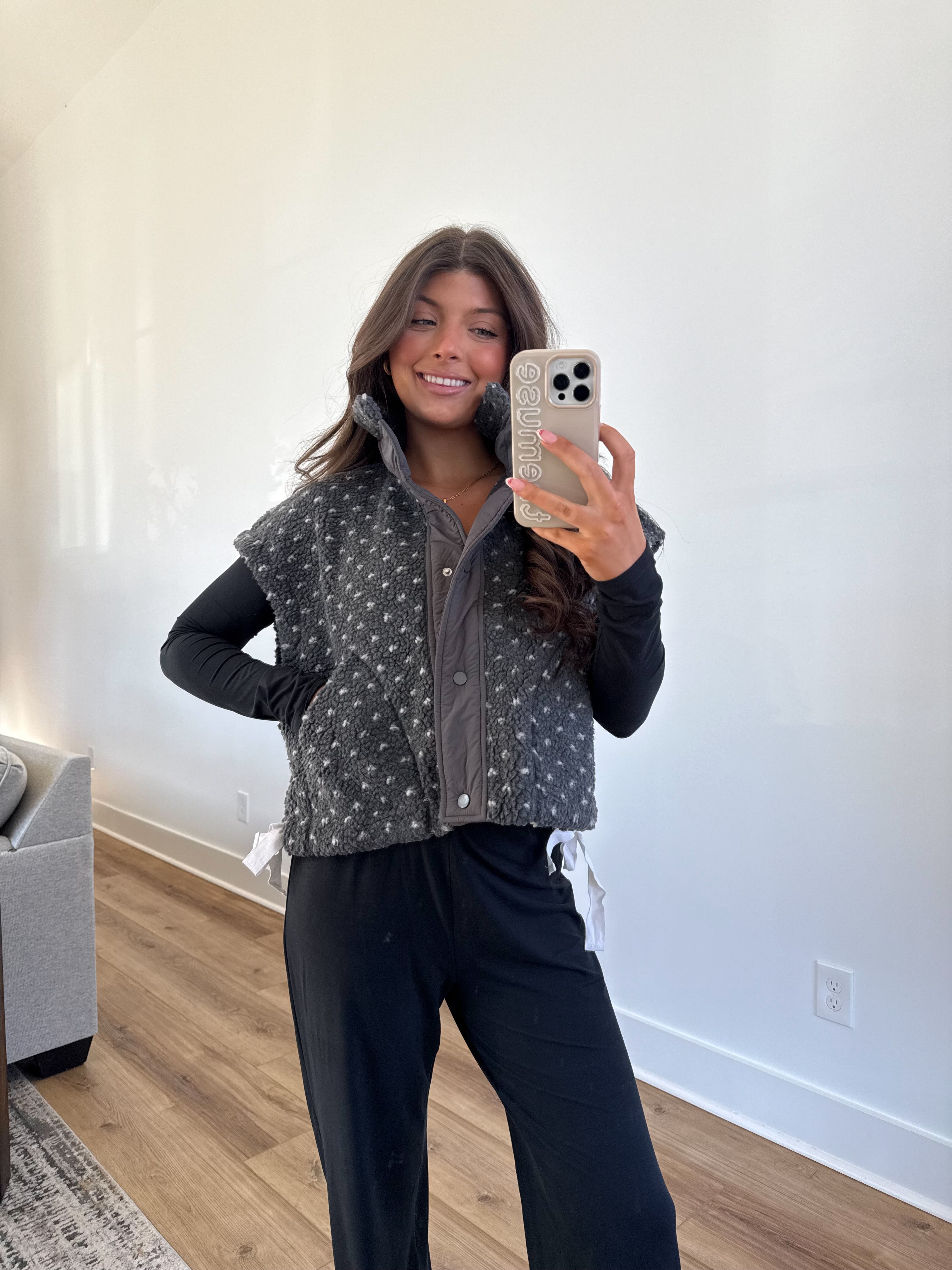 The North Pole Sherpa Vest (Grey/White)