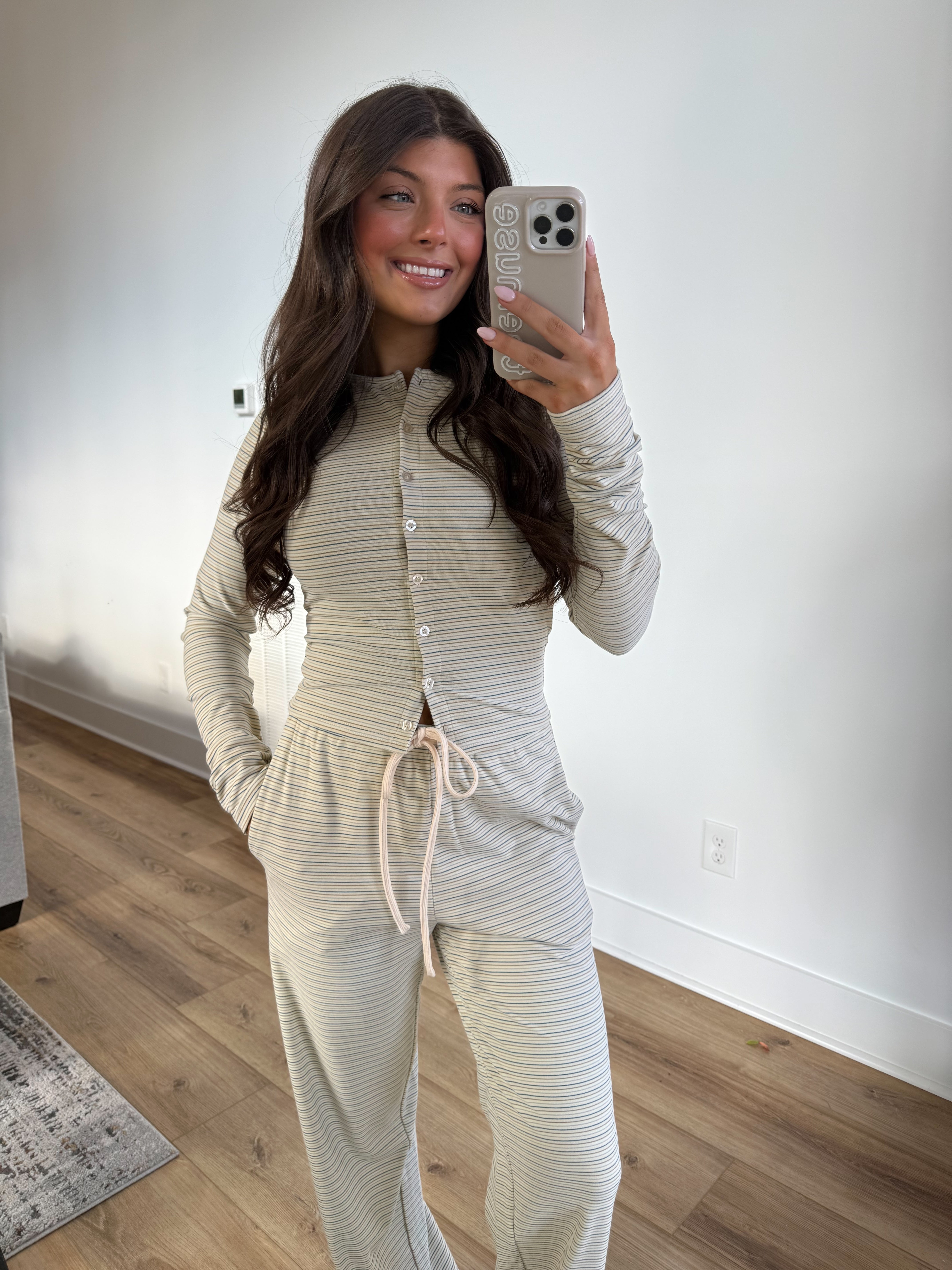 Studio Stripe Set (Cream)(PRE-ORDER (1/7)/ Restock)