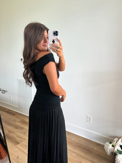 Black One Shoulder Pleated Maxi Dress