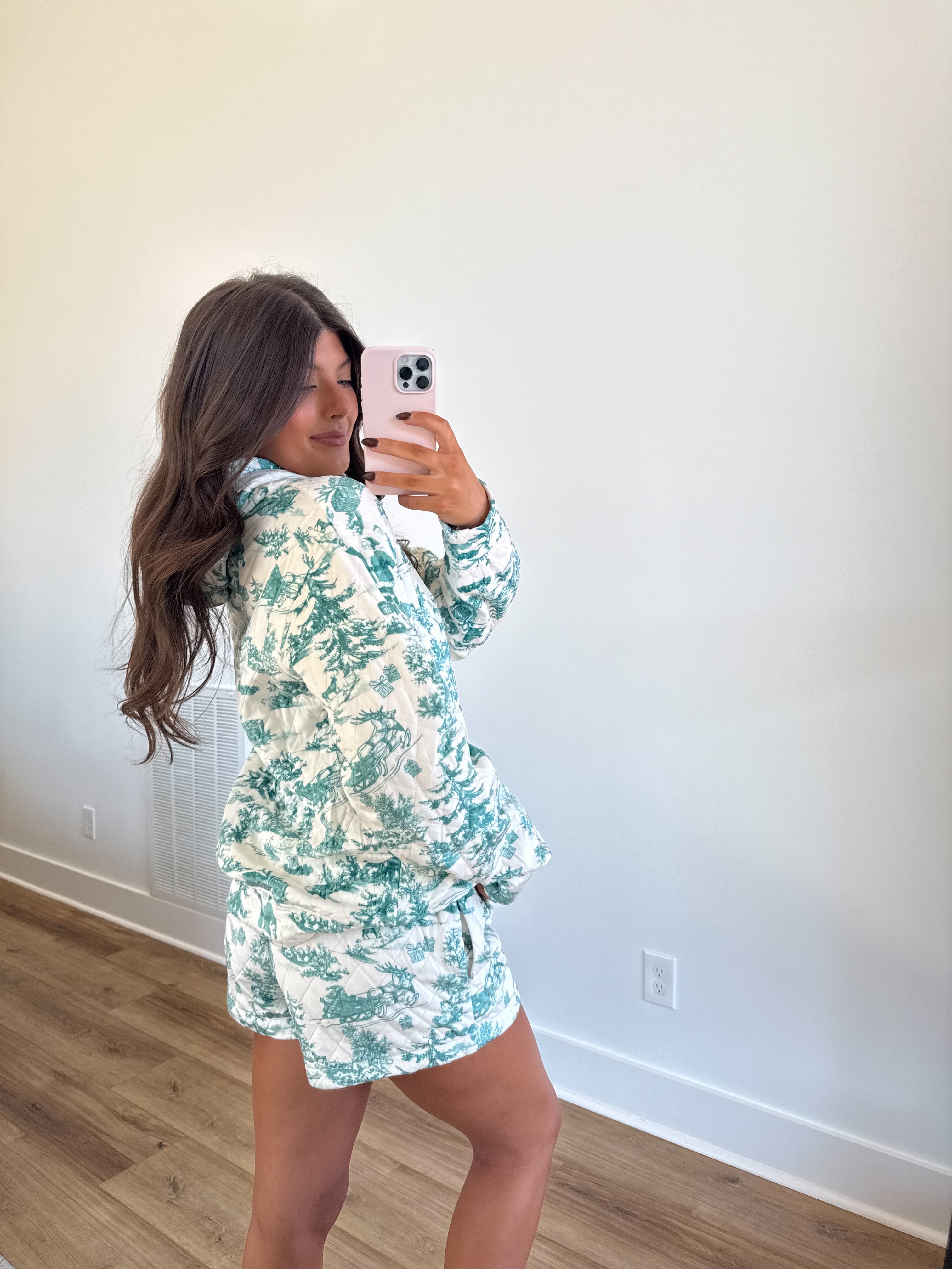 The Holiday Toile Set