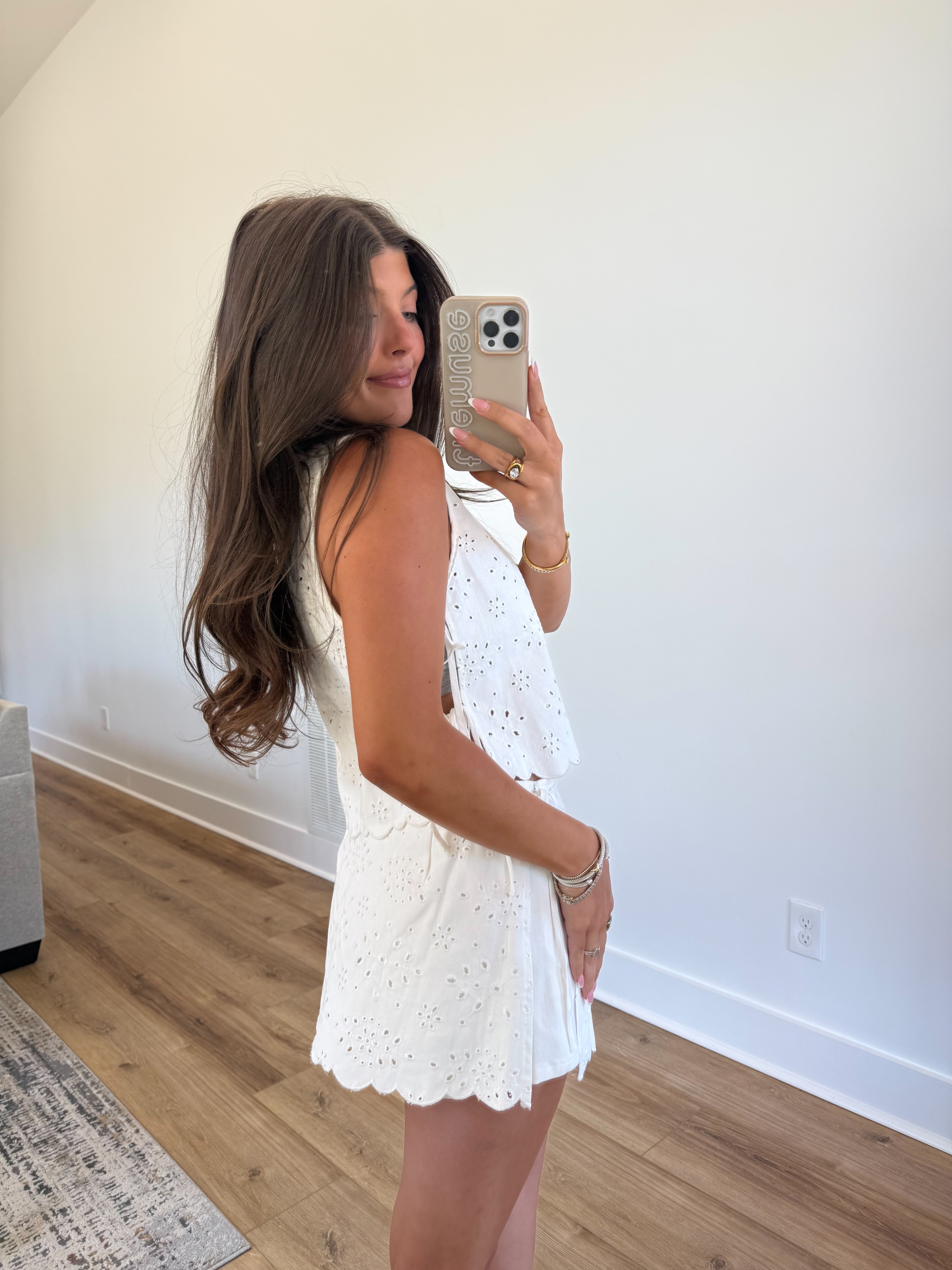 Scallop Eyelet Set