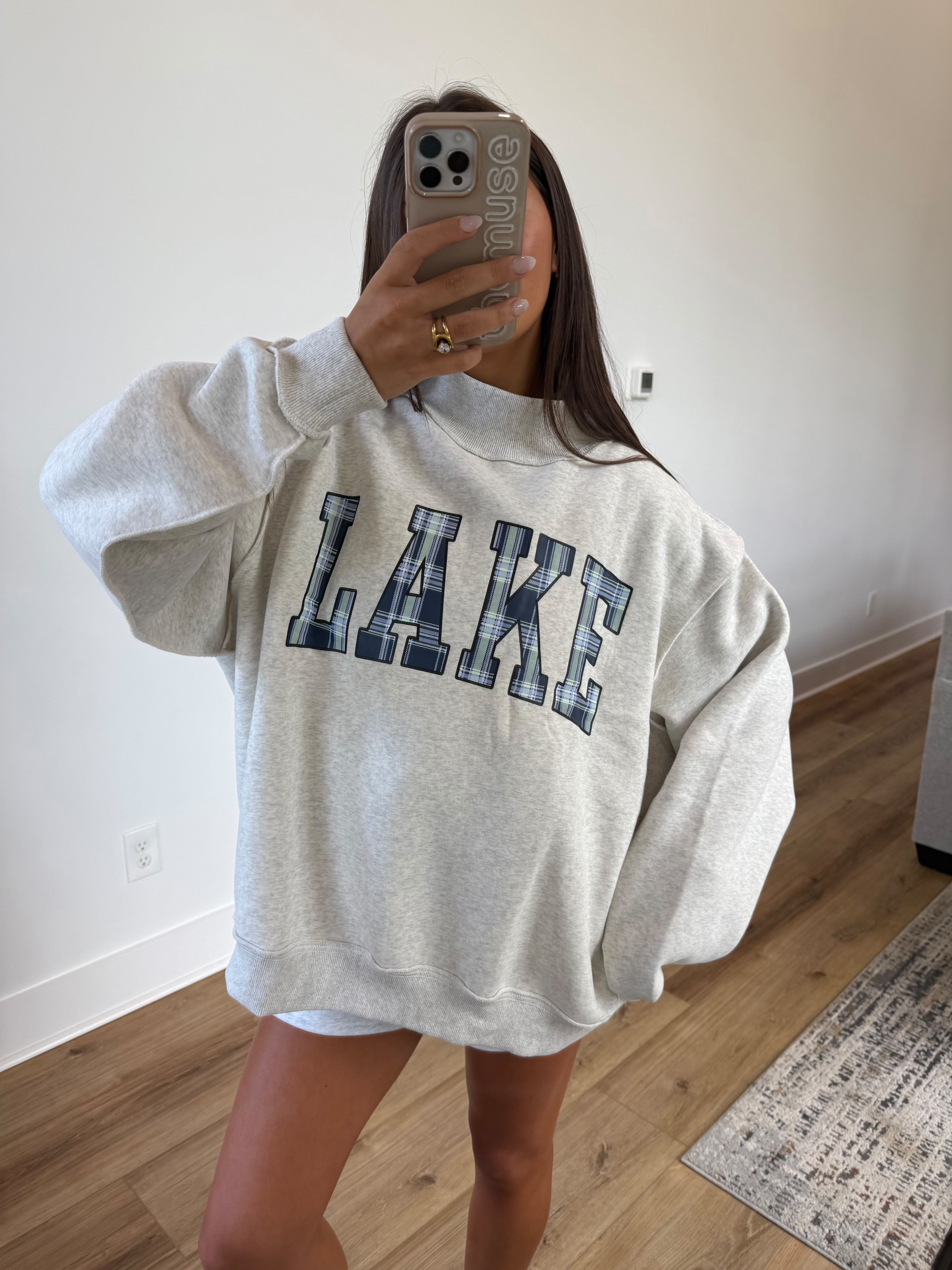 Lake/Mountain Mockneck